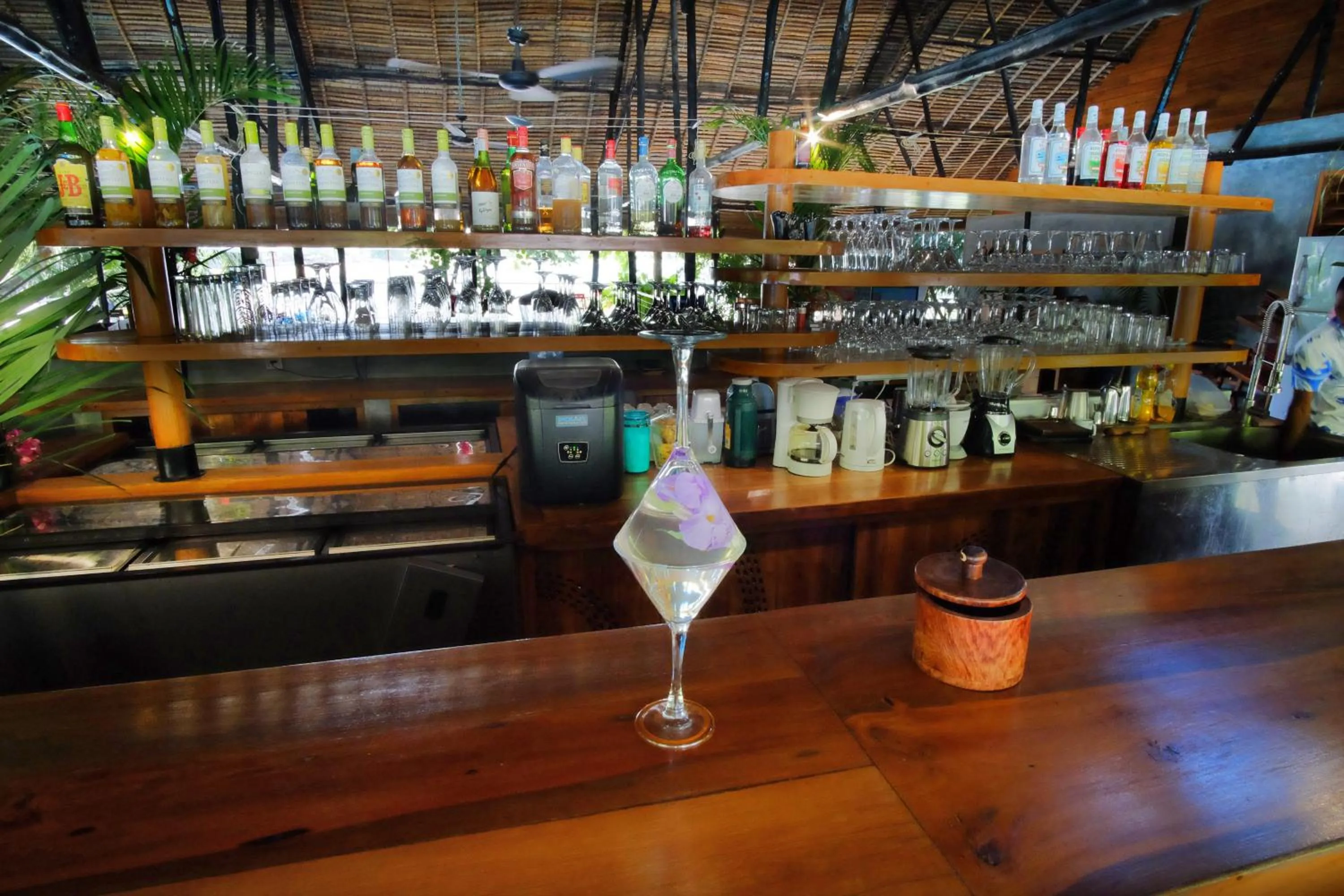 Lounge or bar in L'heure Bleue