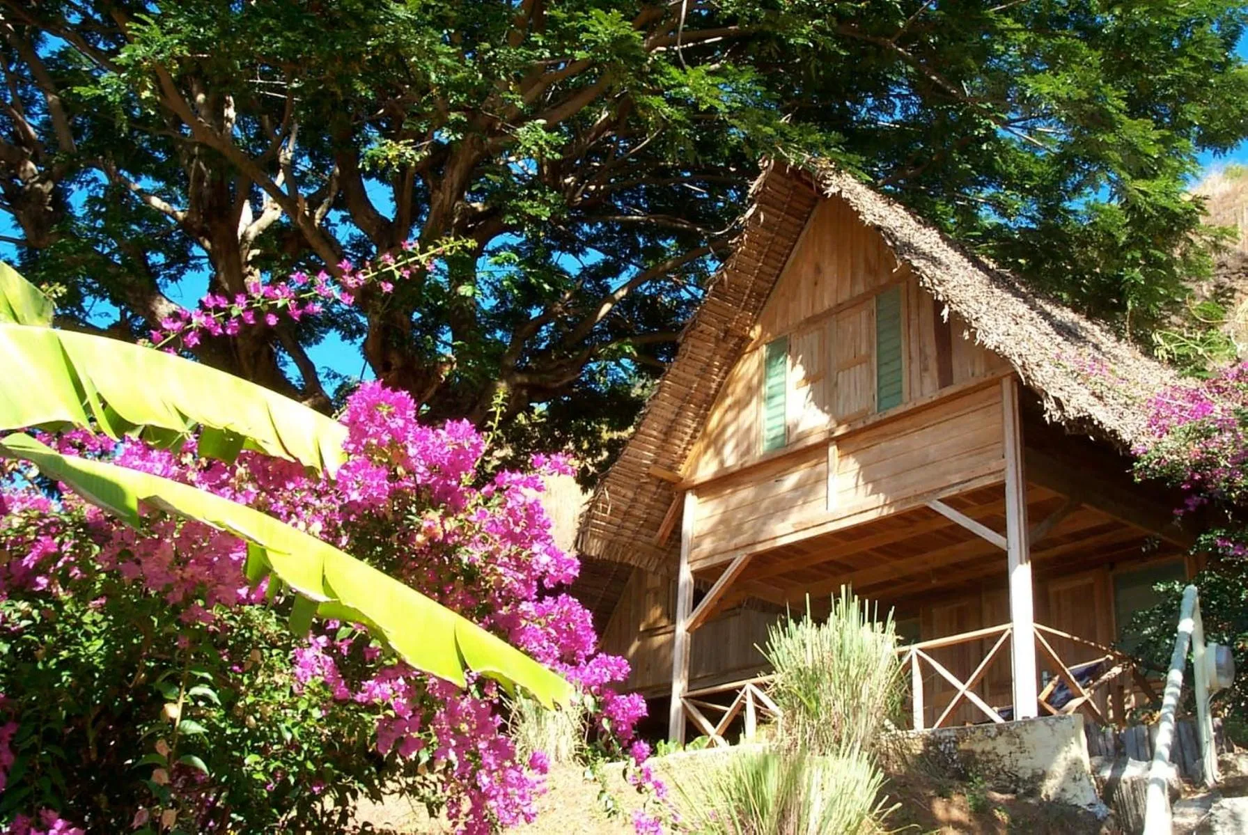 Property building in L'heure Bleue