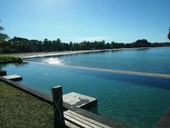 Beach in L'heure Bleue