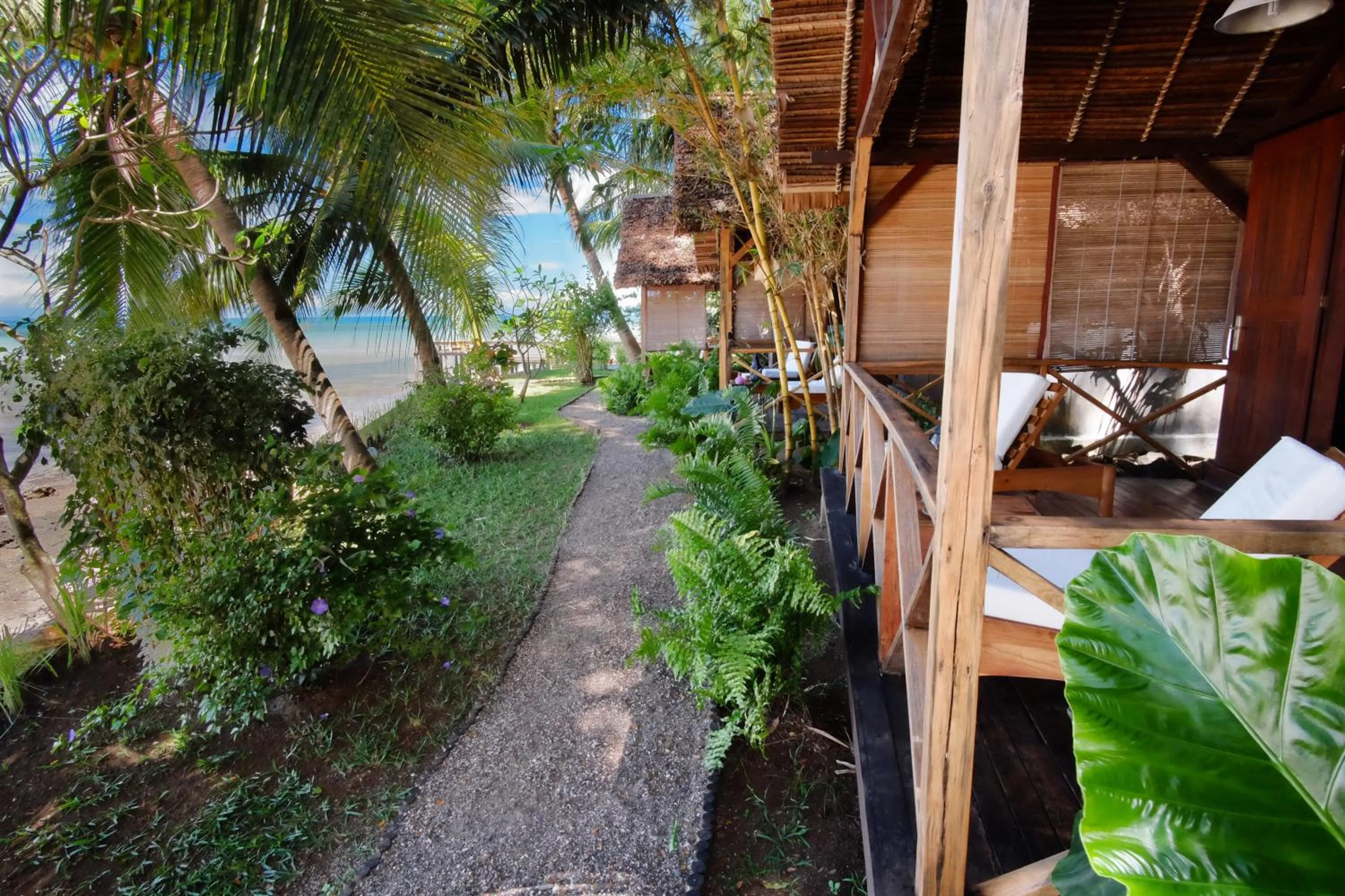 Patio in L'heure Bleue