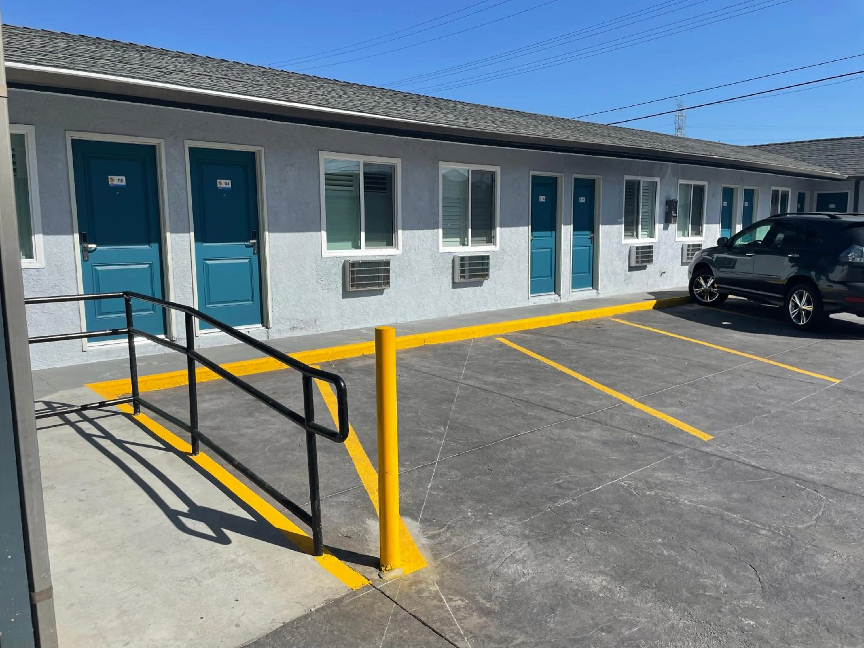 Property building in La Palma Motel, South Gate - Los Angeles area