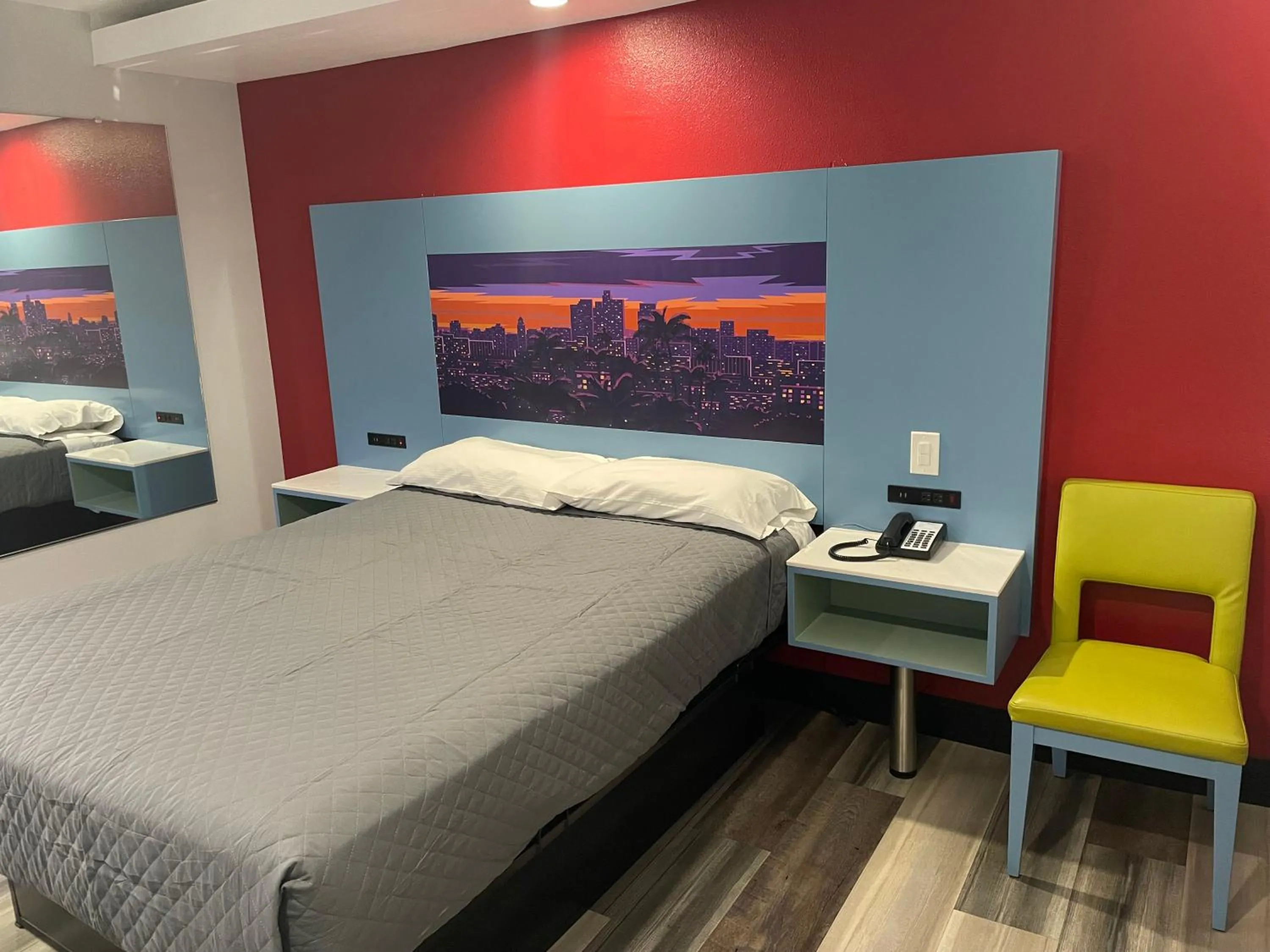 Bed in La Palma Motel, South Gate - Los Angeles area