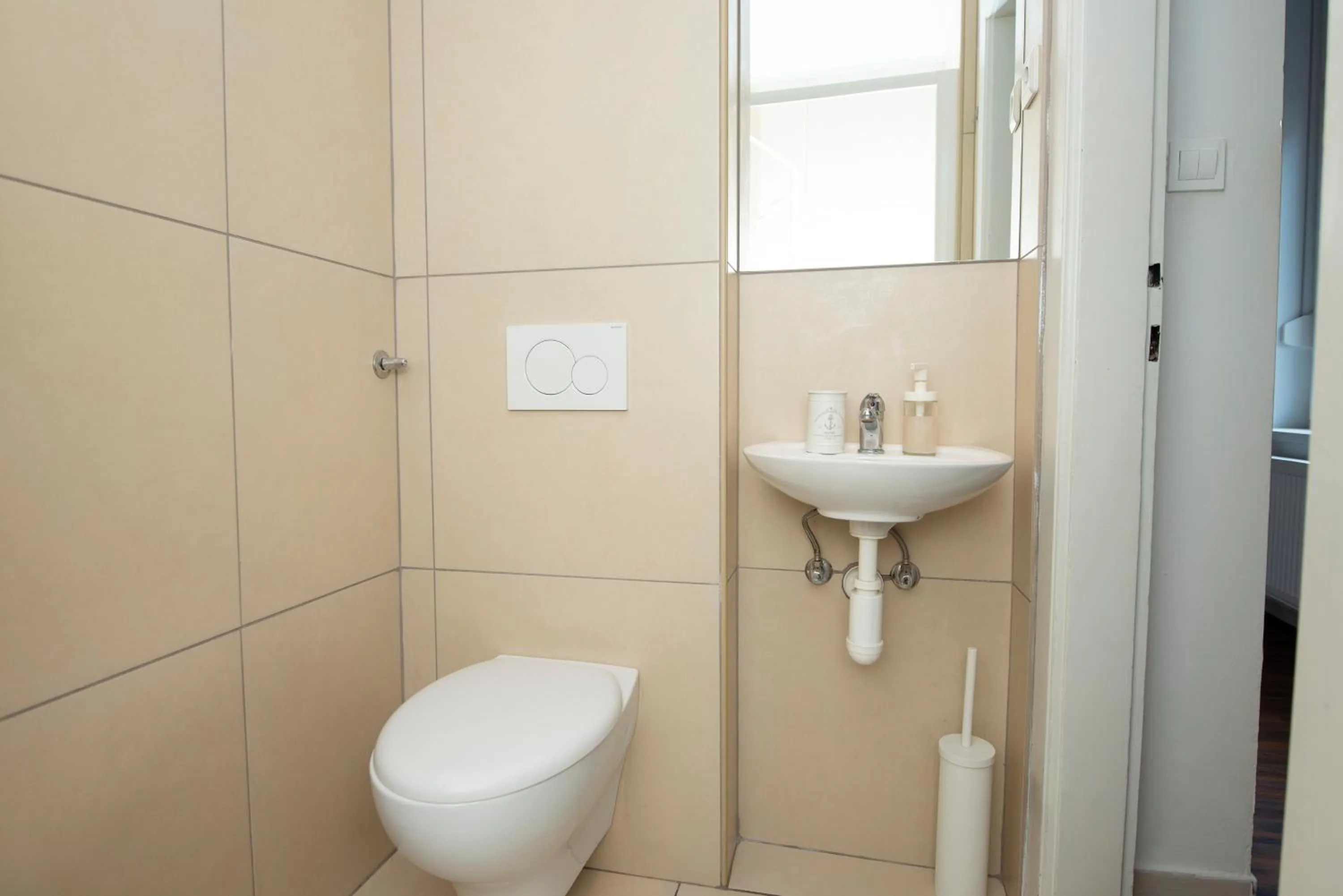 Shower in Viva Rooms