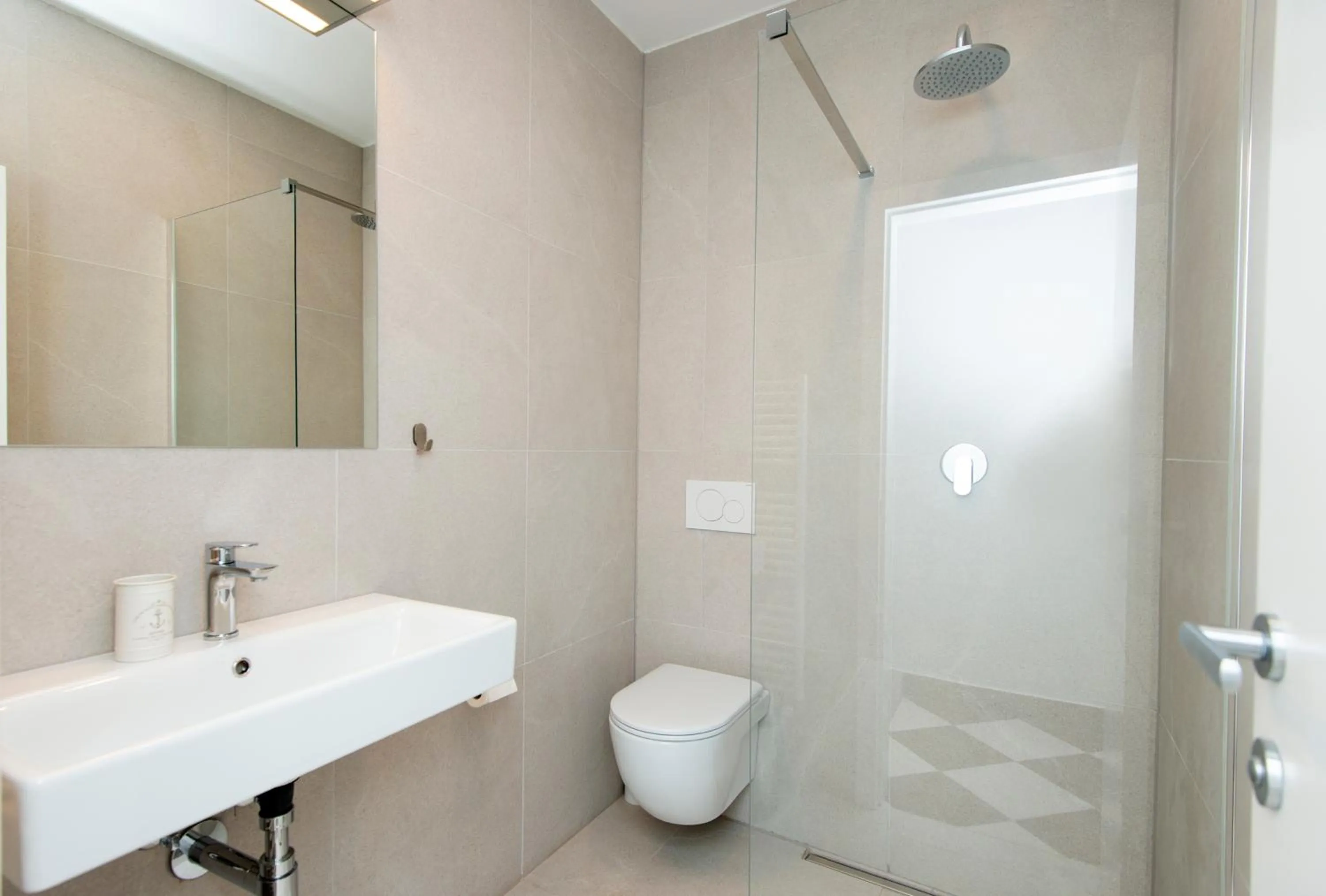 Shower in Viva Rooms