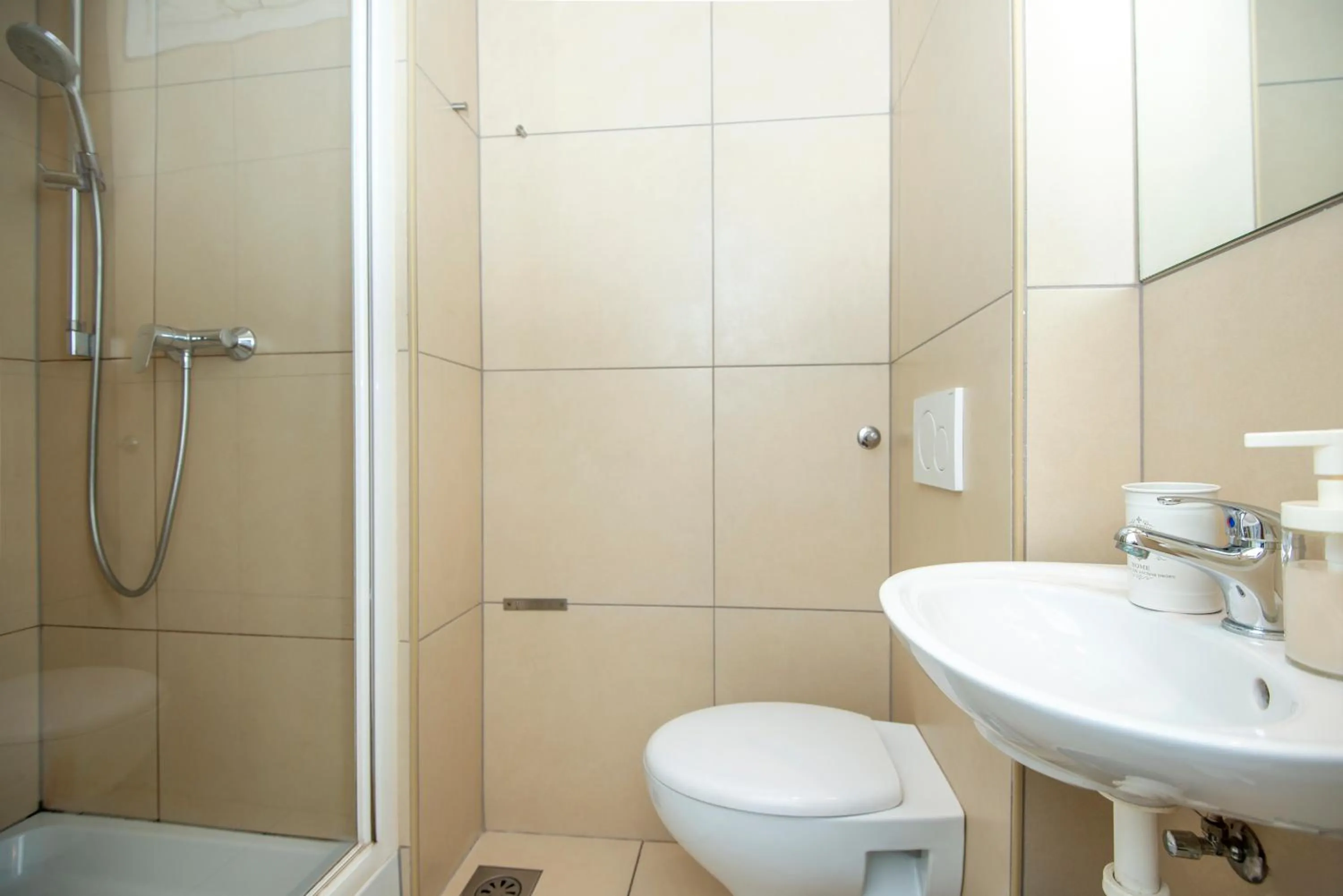 Shower in Viva Rooms