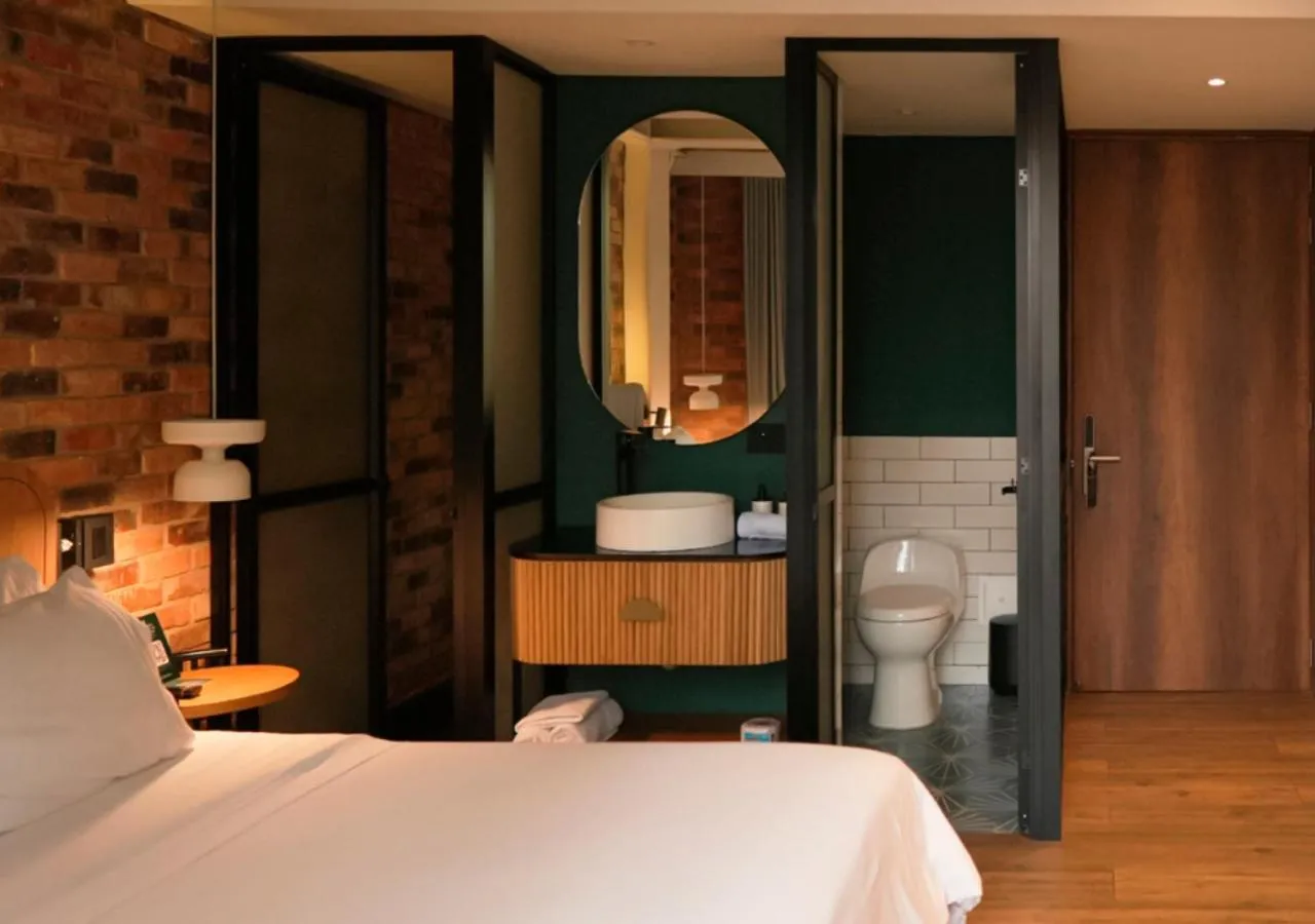 Toilet, Bed in Nomada Hotel Origen