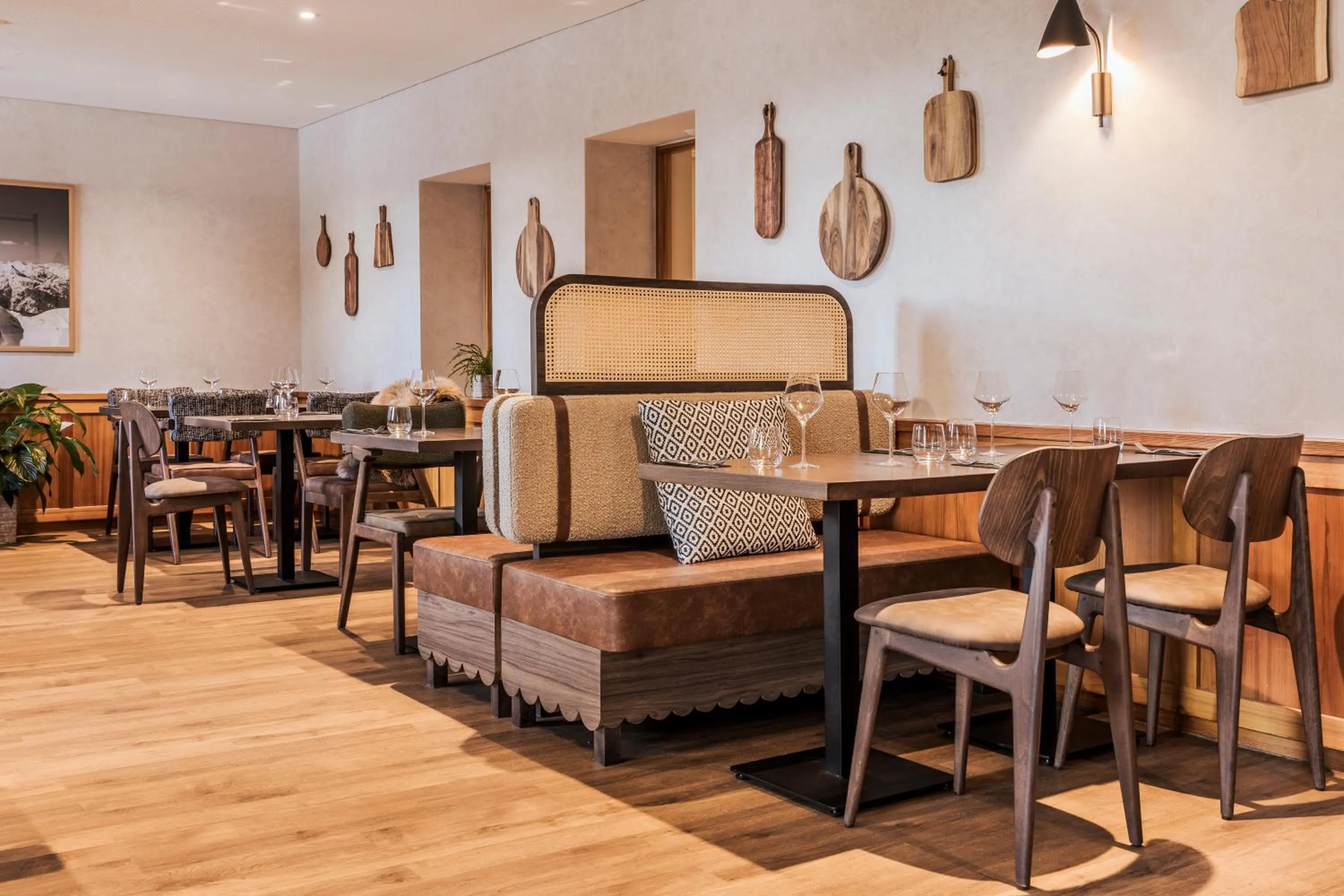 Restaurant/places to eat in Hotel Valaisia Crans Montana, a Faern Collection Resort