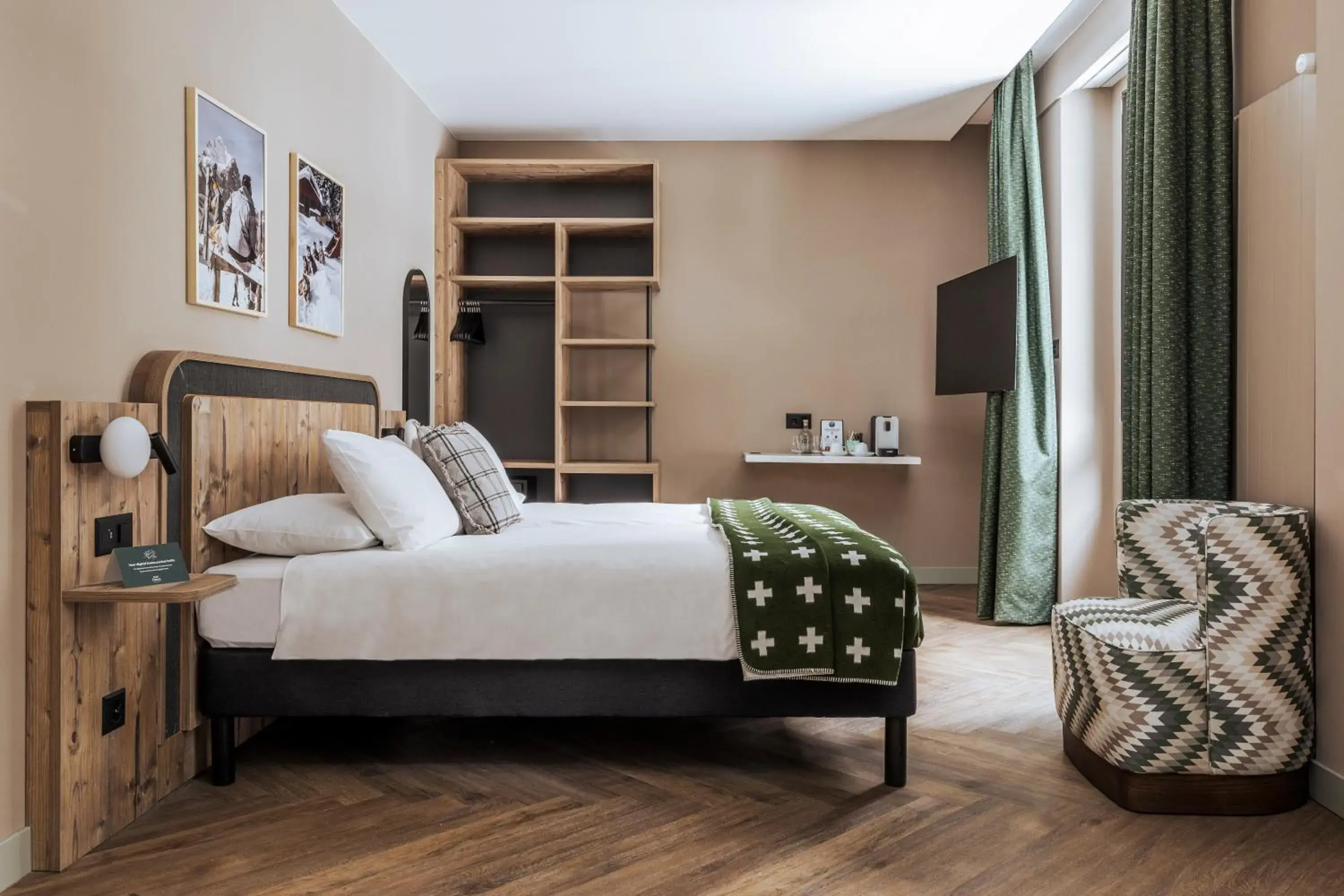 Maxi Triple Room with Balcony in Faern Crans-Montana Valaisia Maxi Triple Room with Balcony in Faern Crans-Montana Valaisia