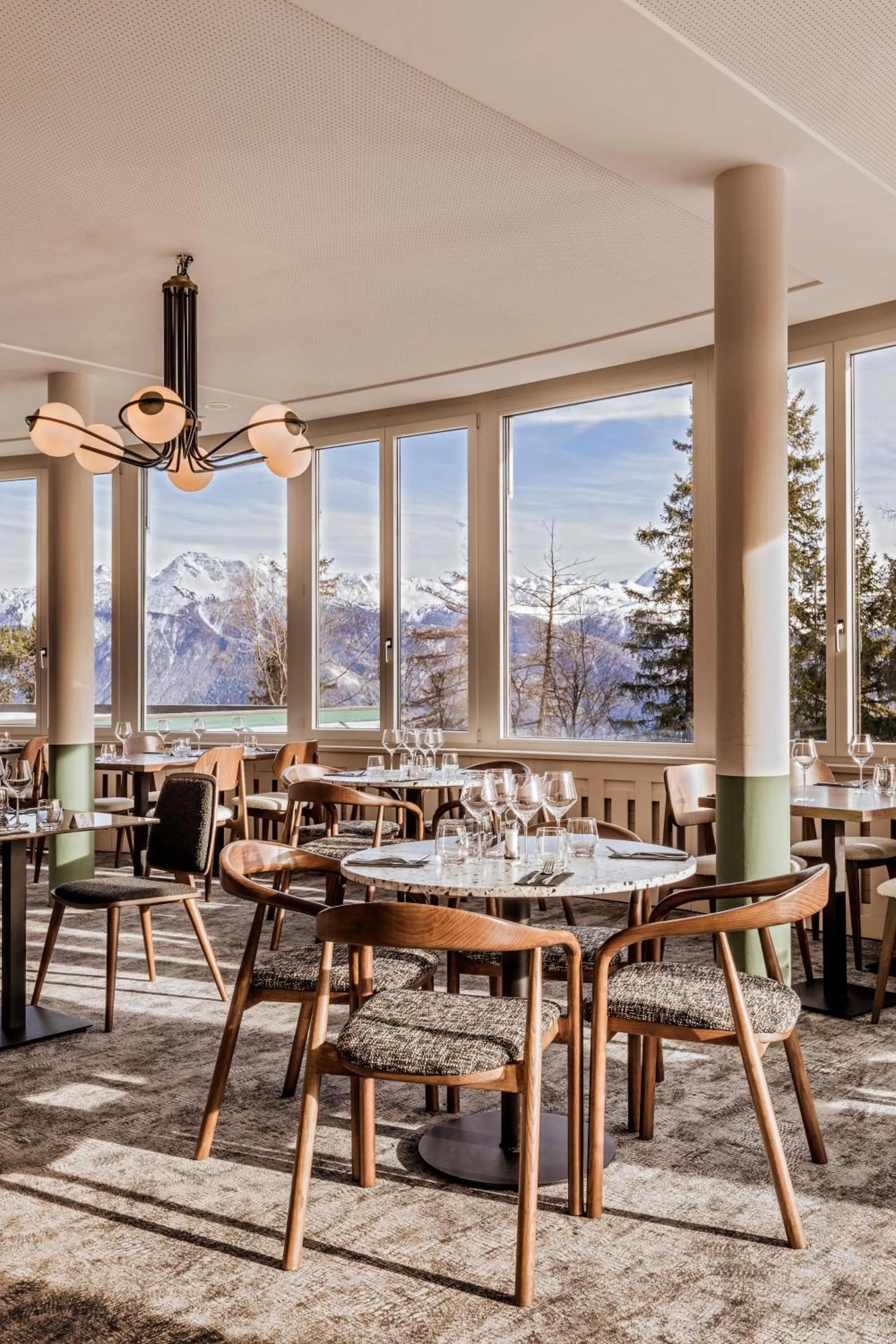 Restaurant/places to eat in Hotel Valaisia Crans Montana, a Faern Collection Resort