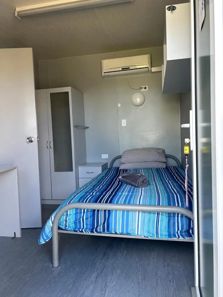 Bed in gundy pub & caravan park