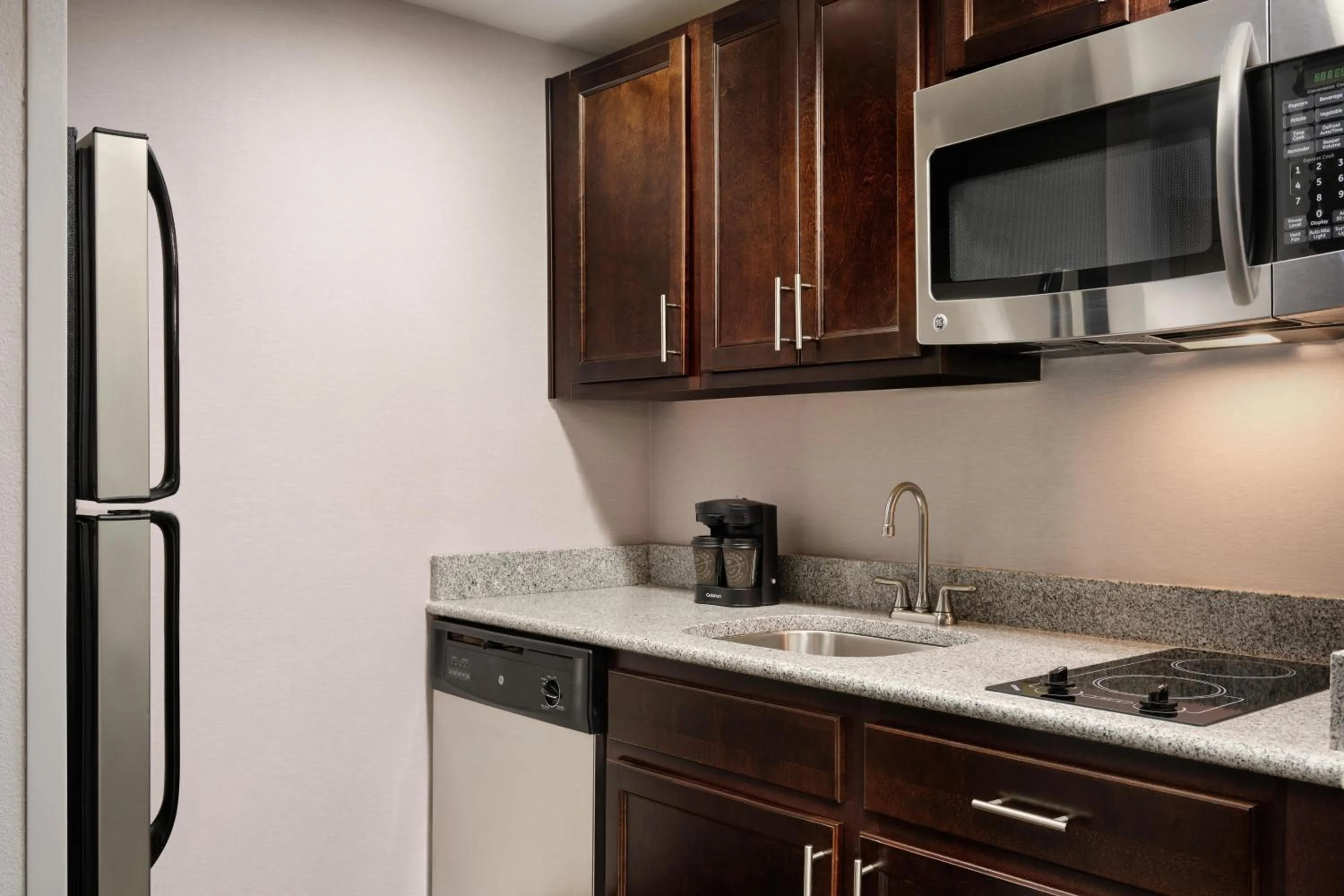 Kitchen or kitchenette in Homewood Suites by Hilton Columbus OSU, OH