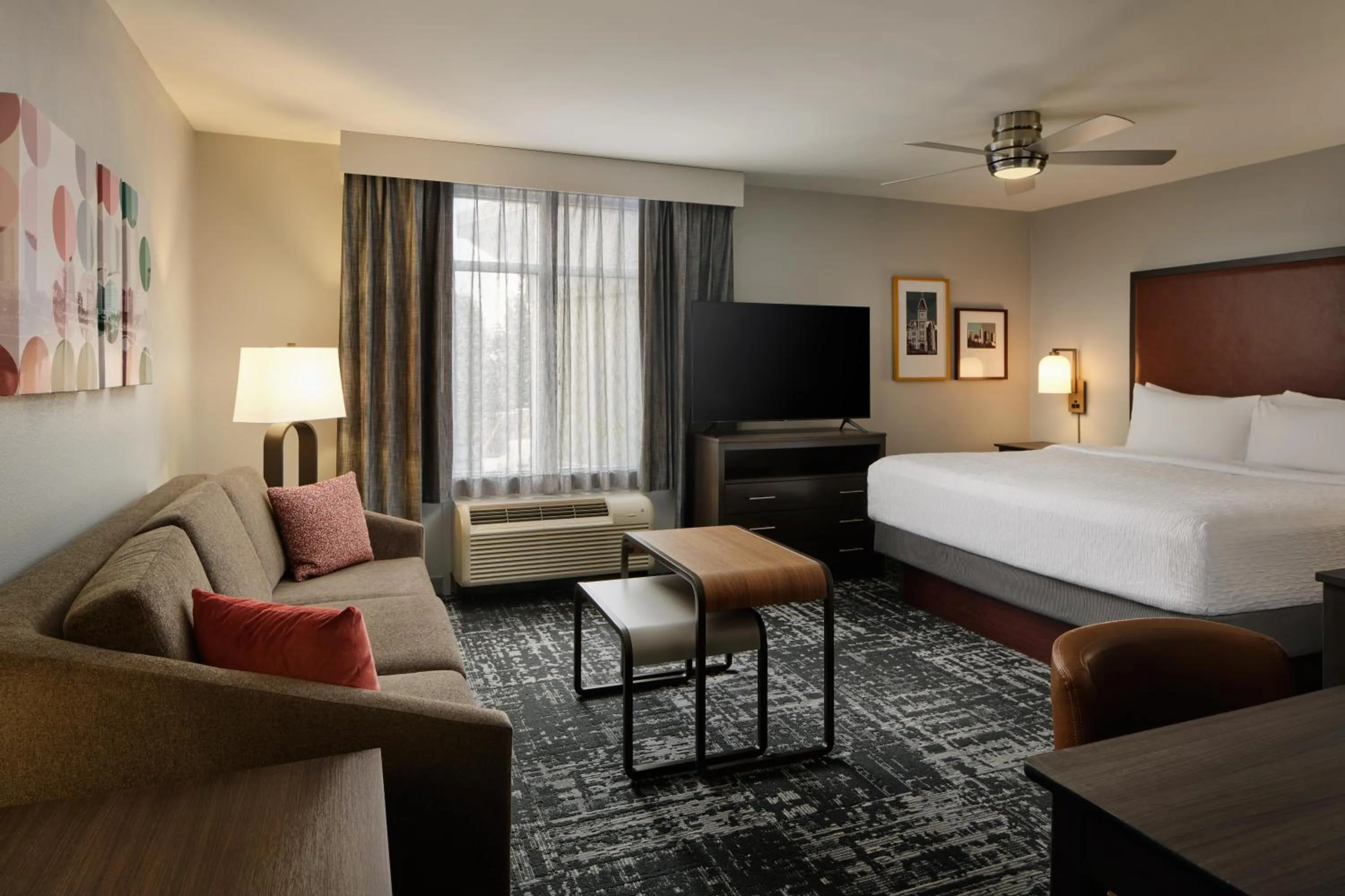 Living room, Bed in Homewood Suites by Hilton Columbus OSU, OH