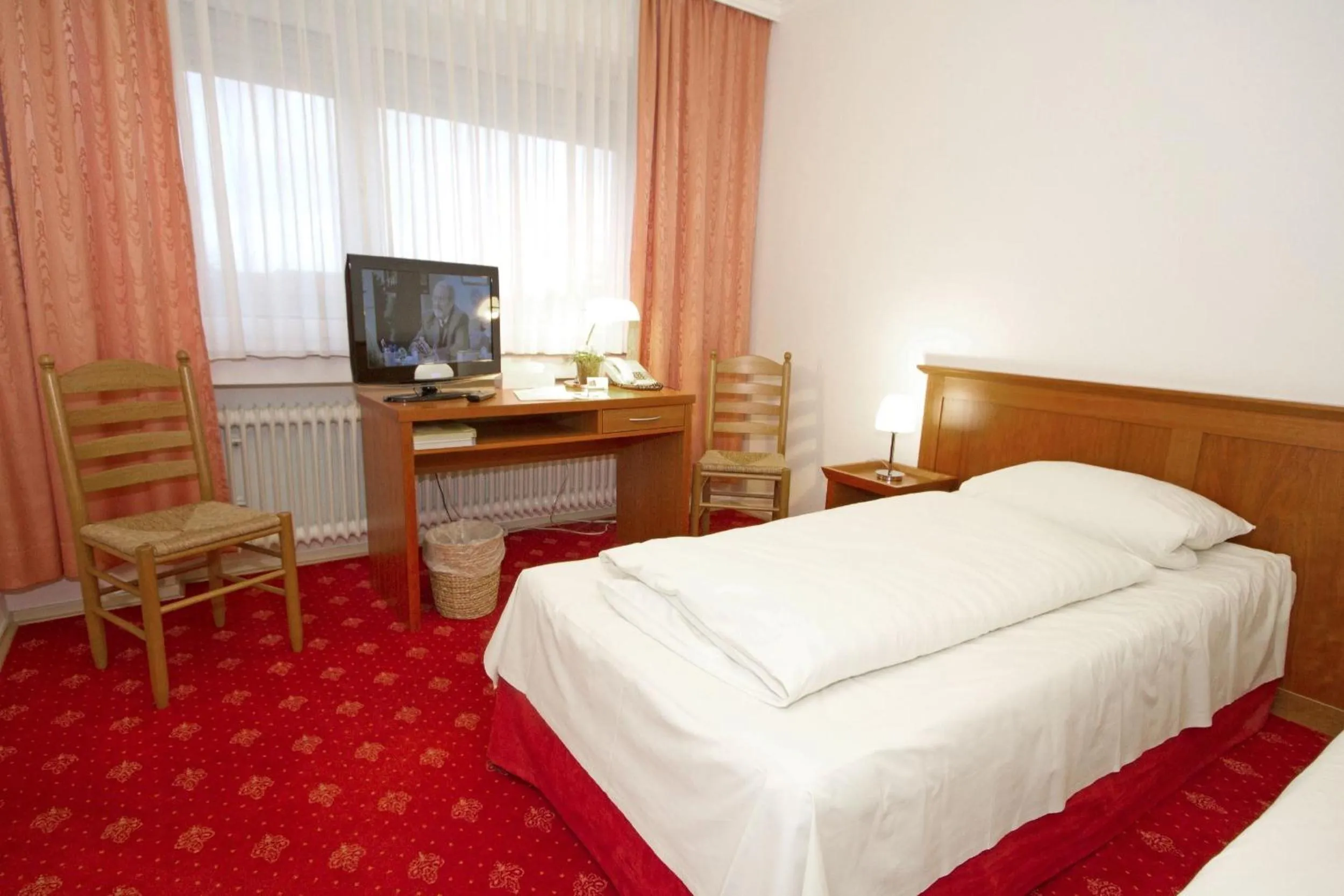 Photo of the whole room, Bed in Hotel Mennicken