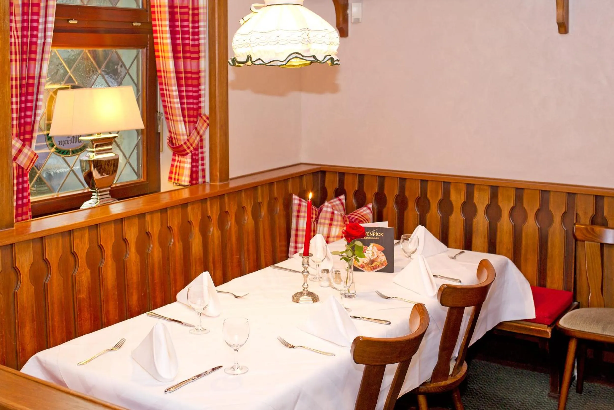 Restaurant/places to eat in Hotel Mennicken