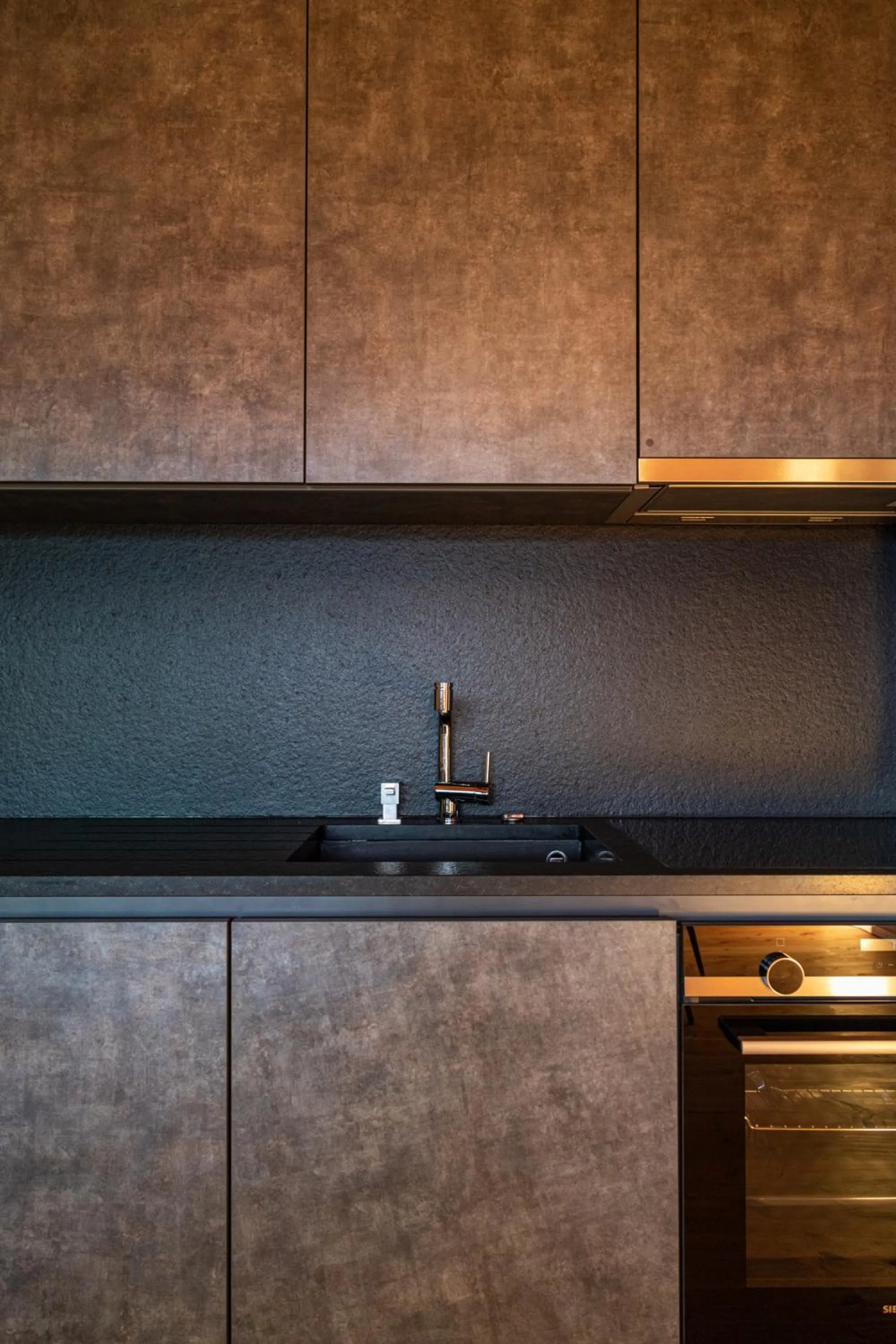 Kitchen or kitchenette in Woodland Village Anzère