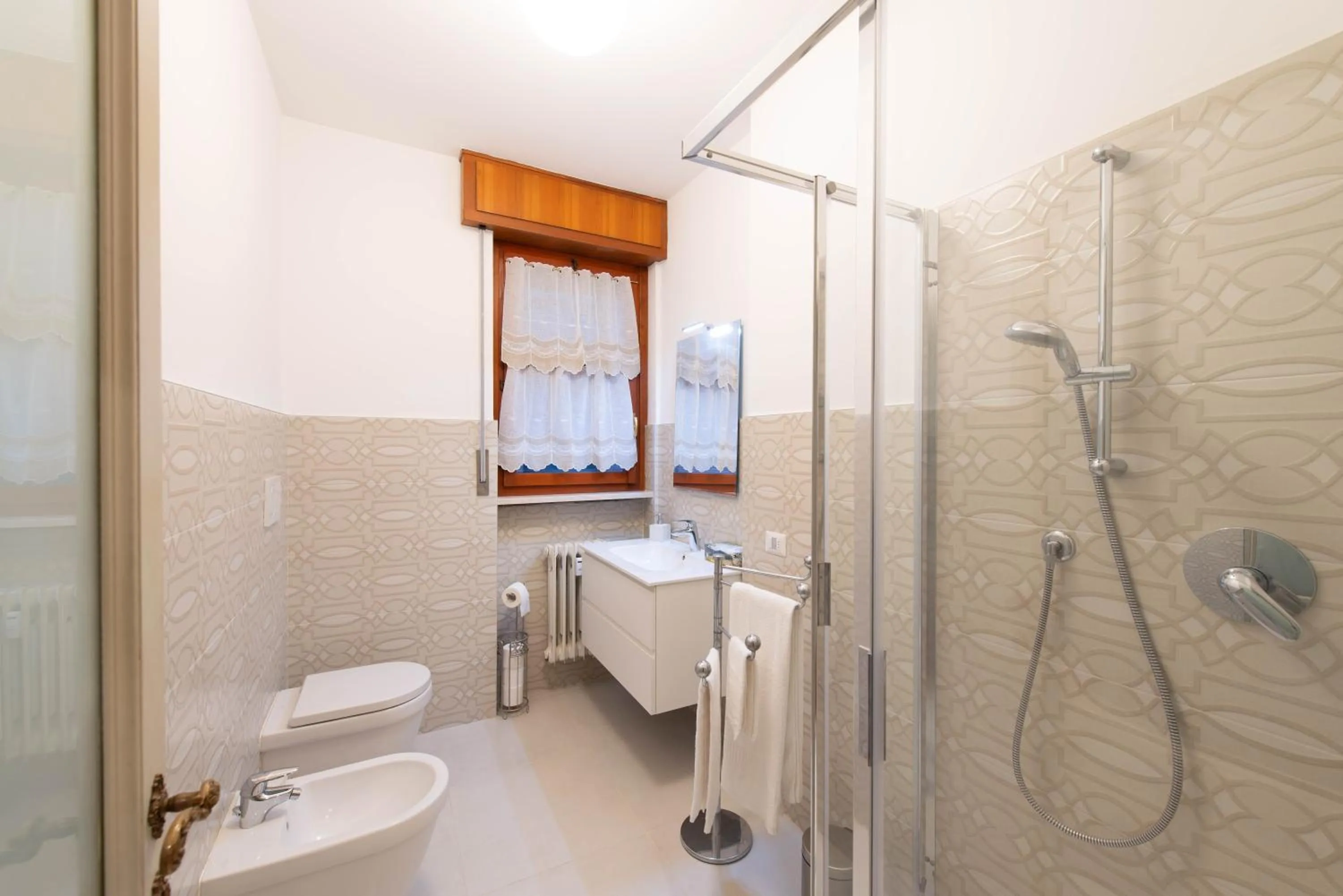 Shower in 3 Amici al Castello