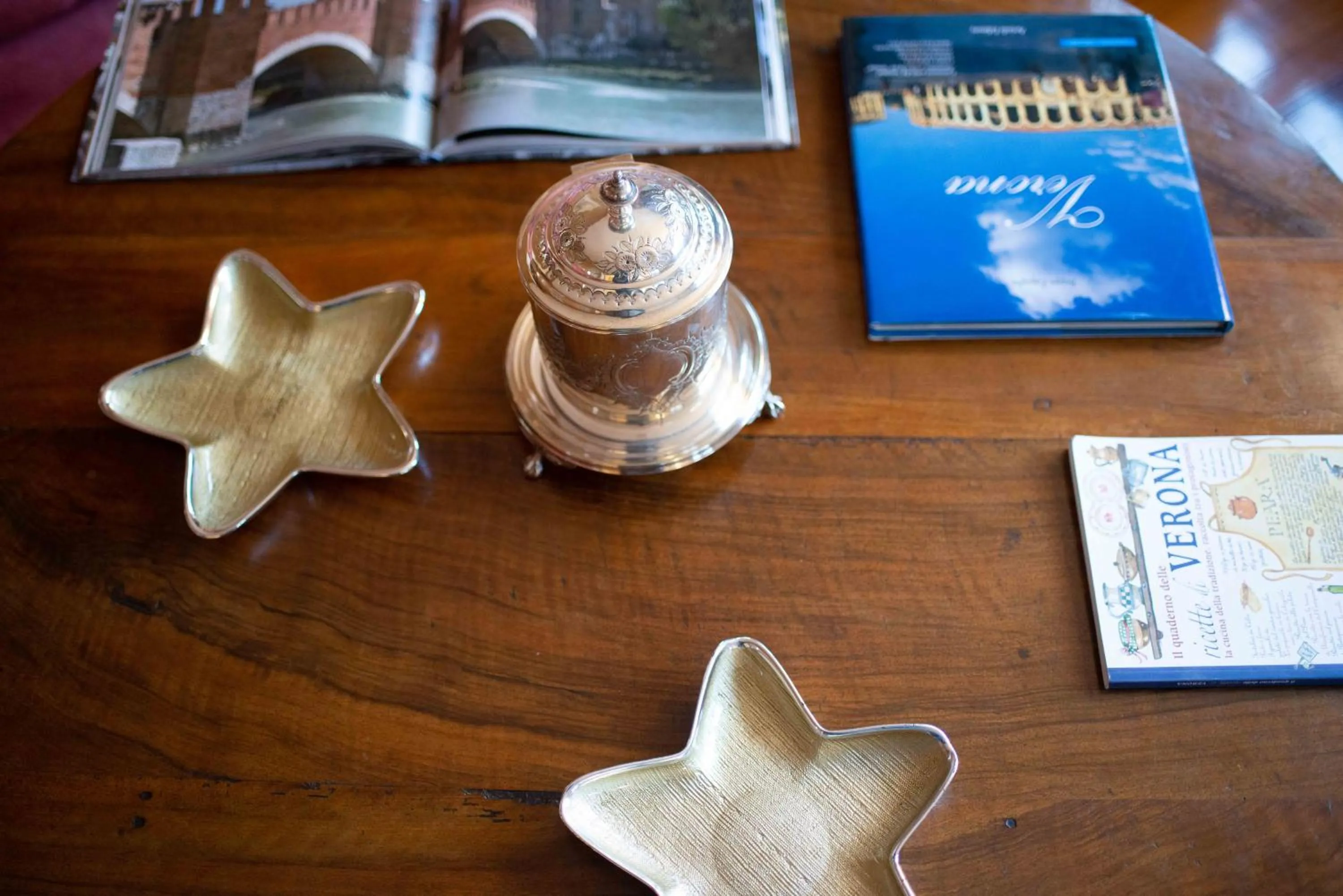 Decorative detail in 3 Amici al Castello