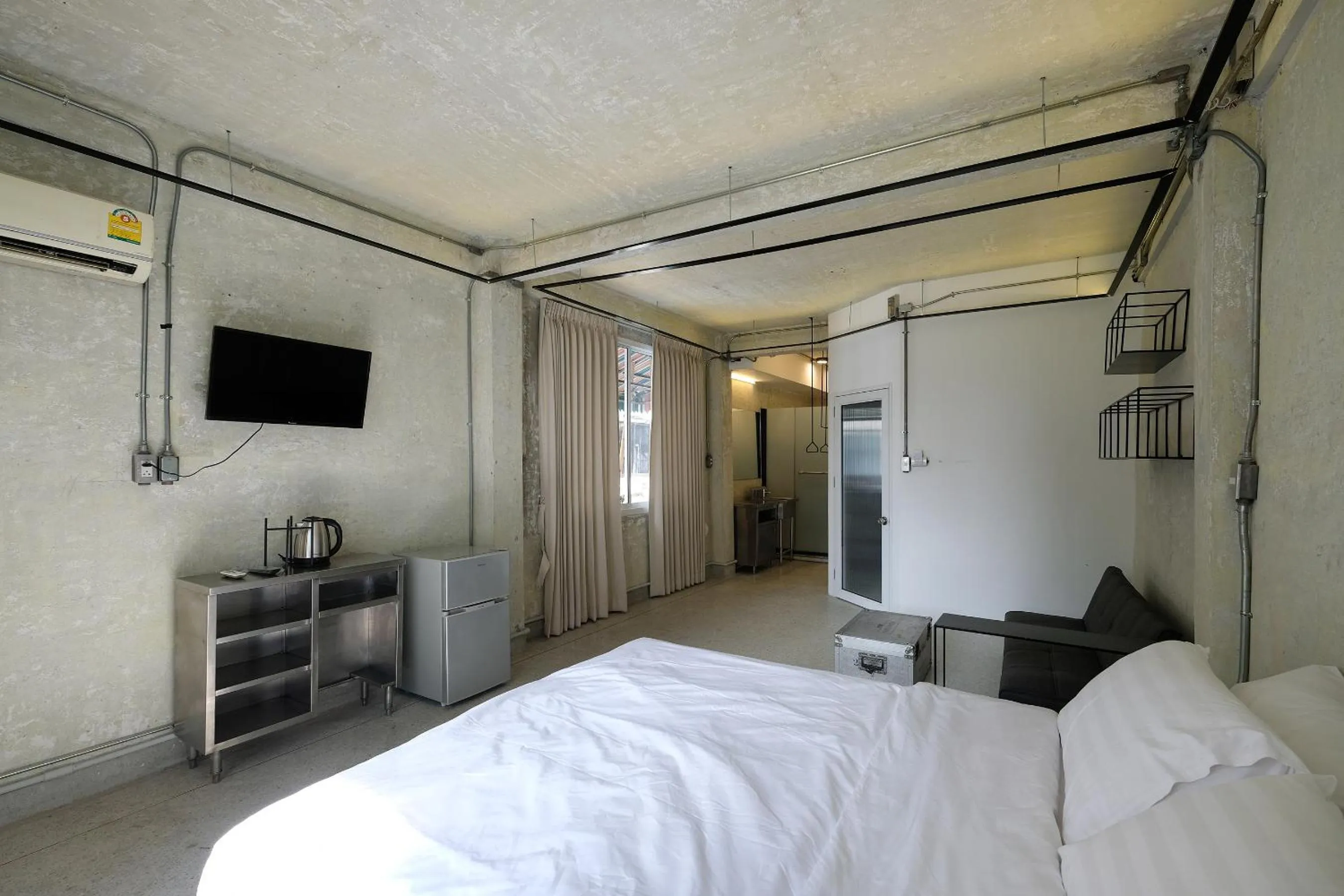 TV and multimedia, Bed in EP1 shophouse