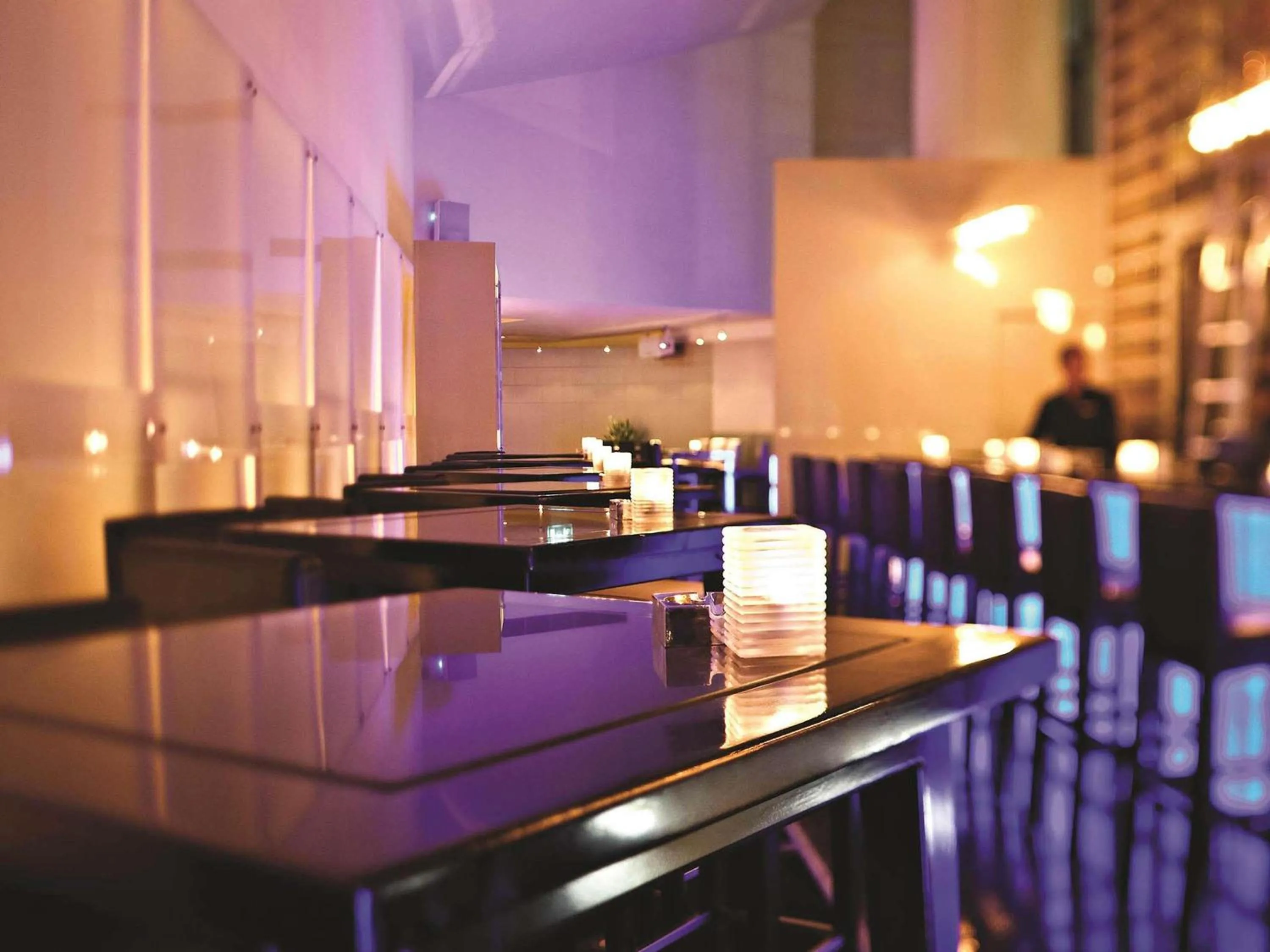 Lounge or bar in Fairmont Dubai