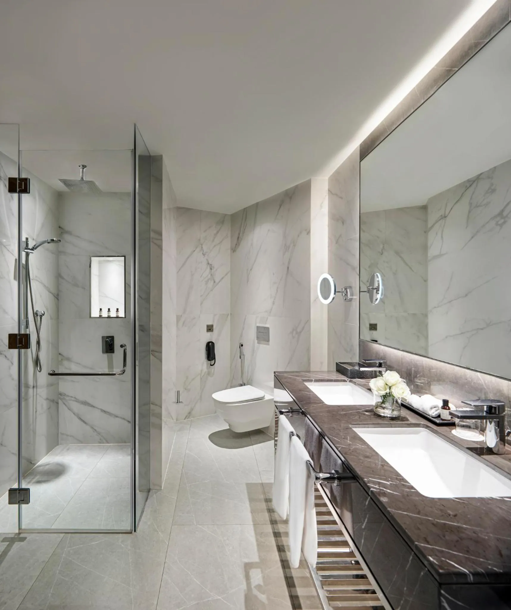 Shower in Fairmont Dubai