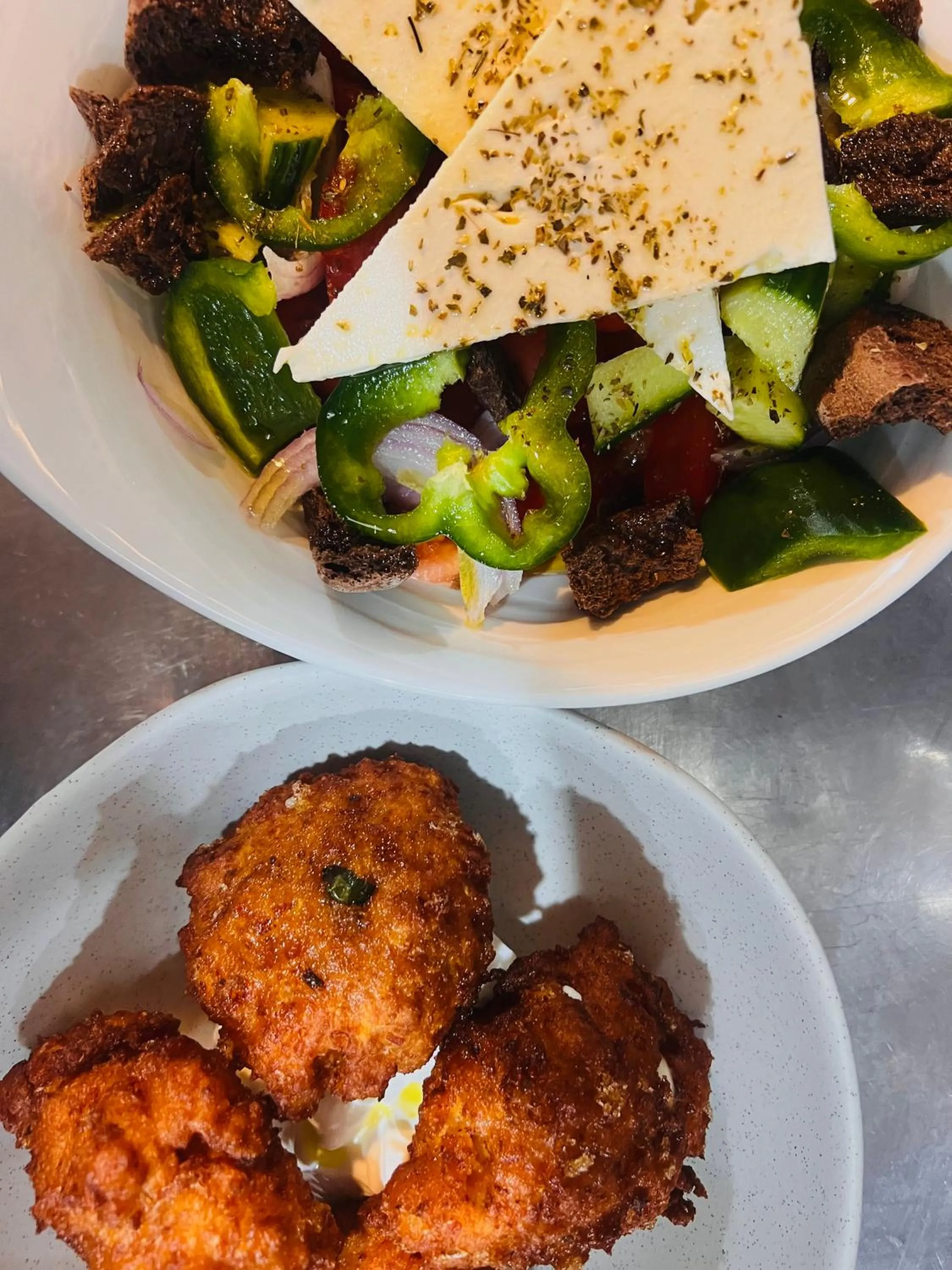 Food and drinks in La Ponta Villas & Suites