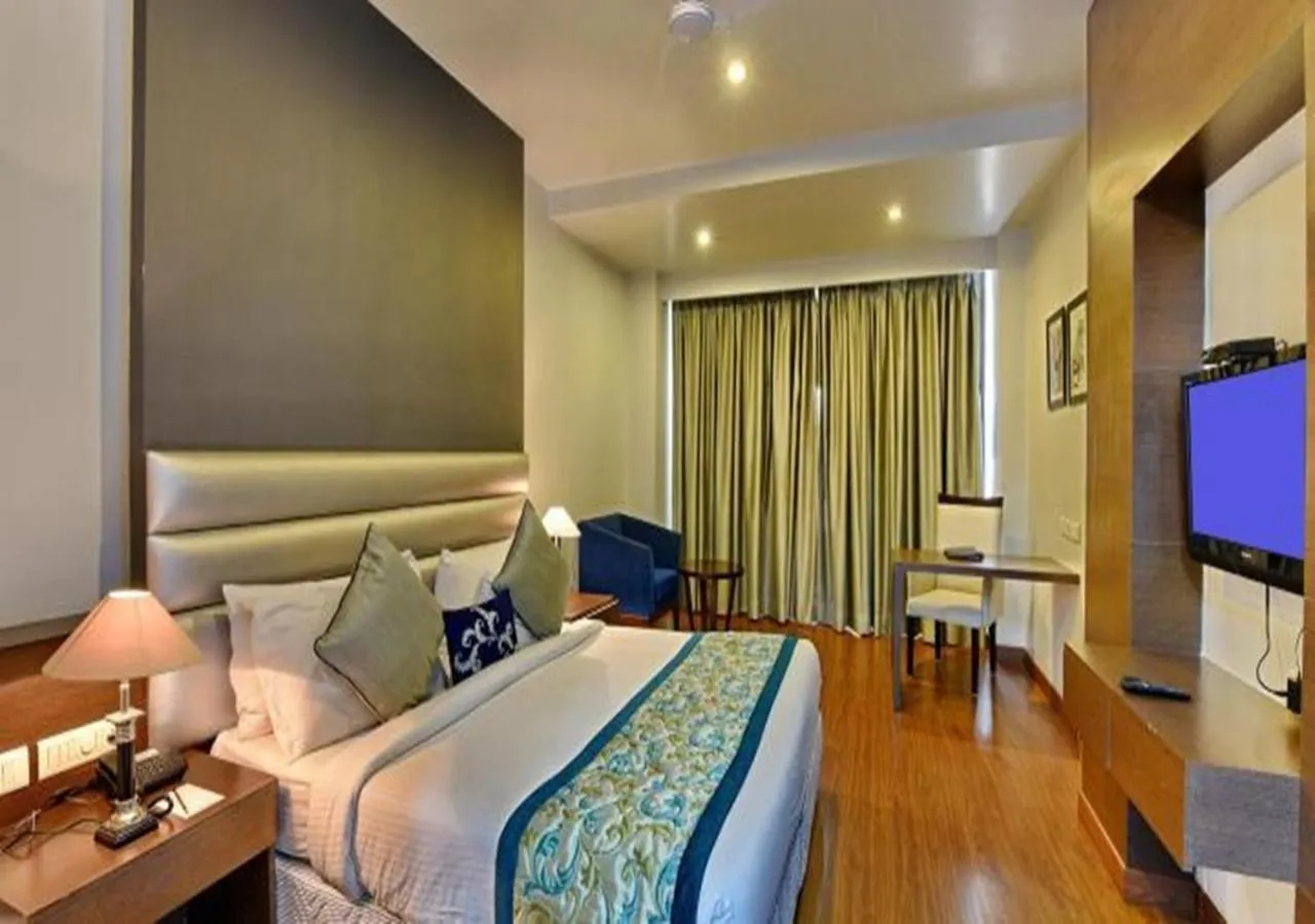 Bedroom, Bed in M B Greens Clarks Inn