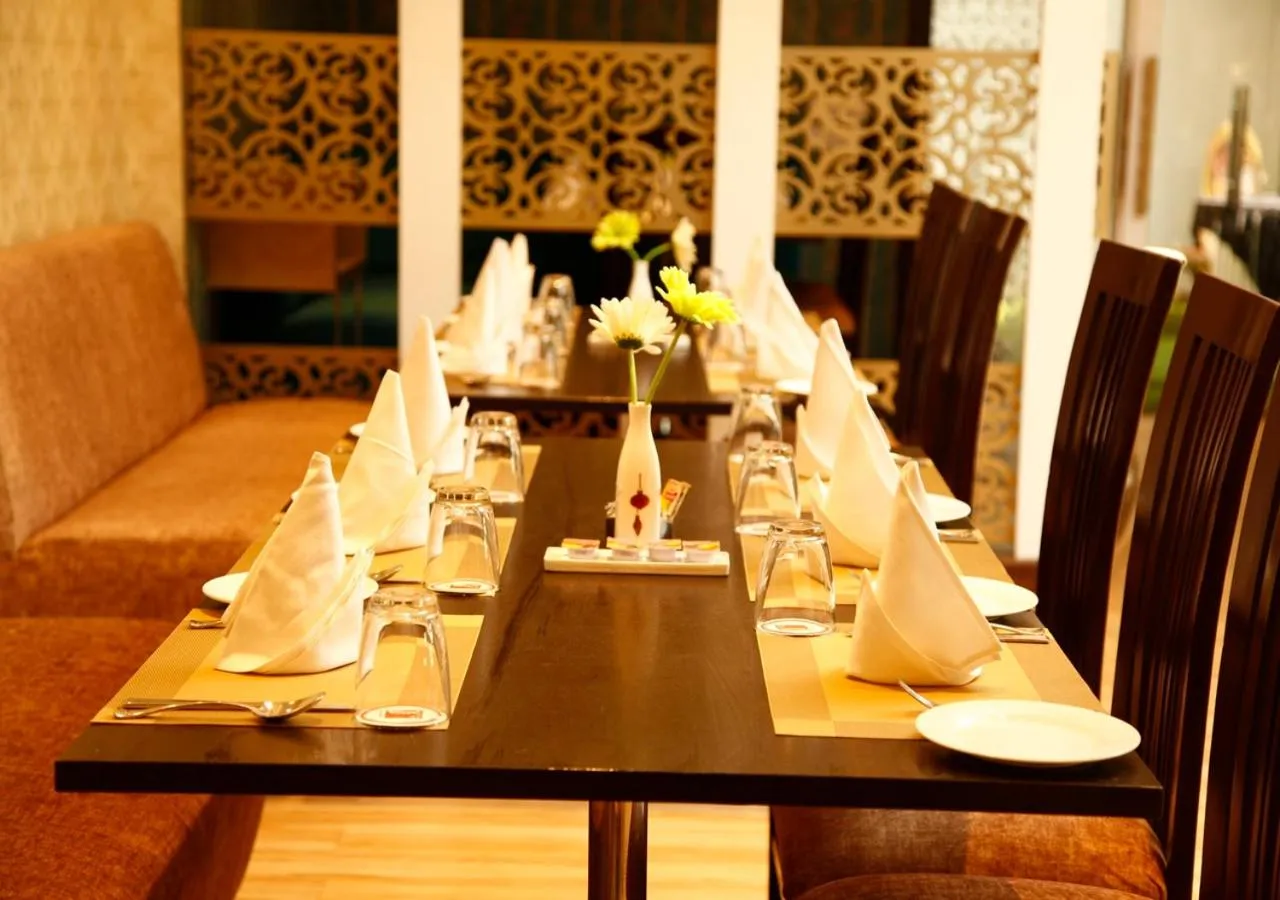 Restaurant/places to eat in M B Greens Clarks Inn