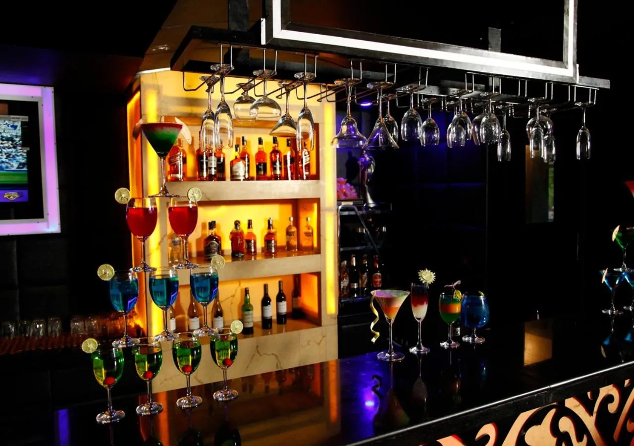 Drinks in M B Greens Clarks Inn