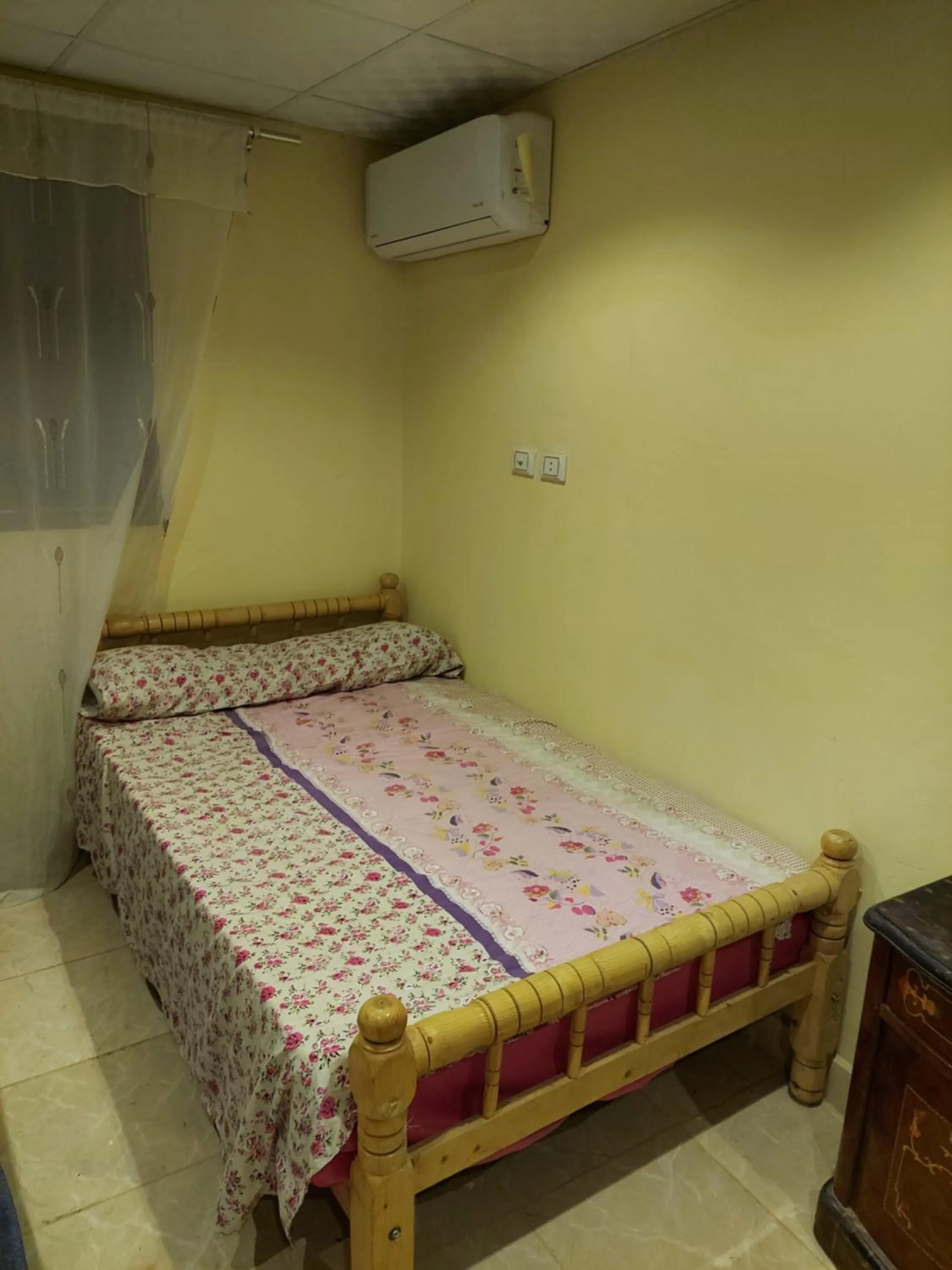 Bed in Toman Pyramids hotel