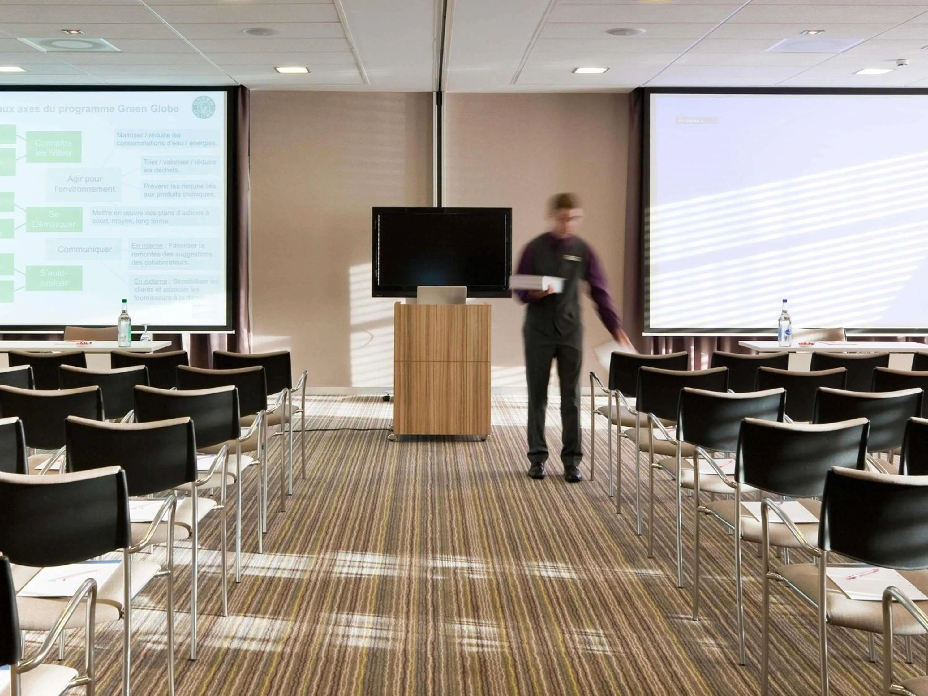 Meeting/conference room in Novotel Lausanne Bussigny