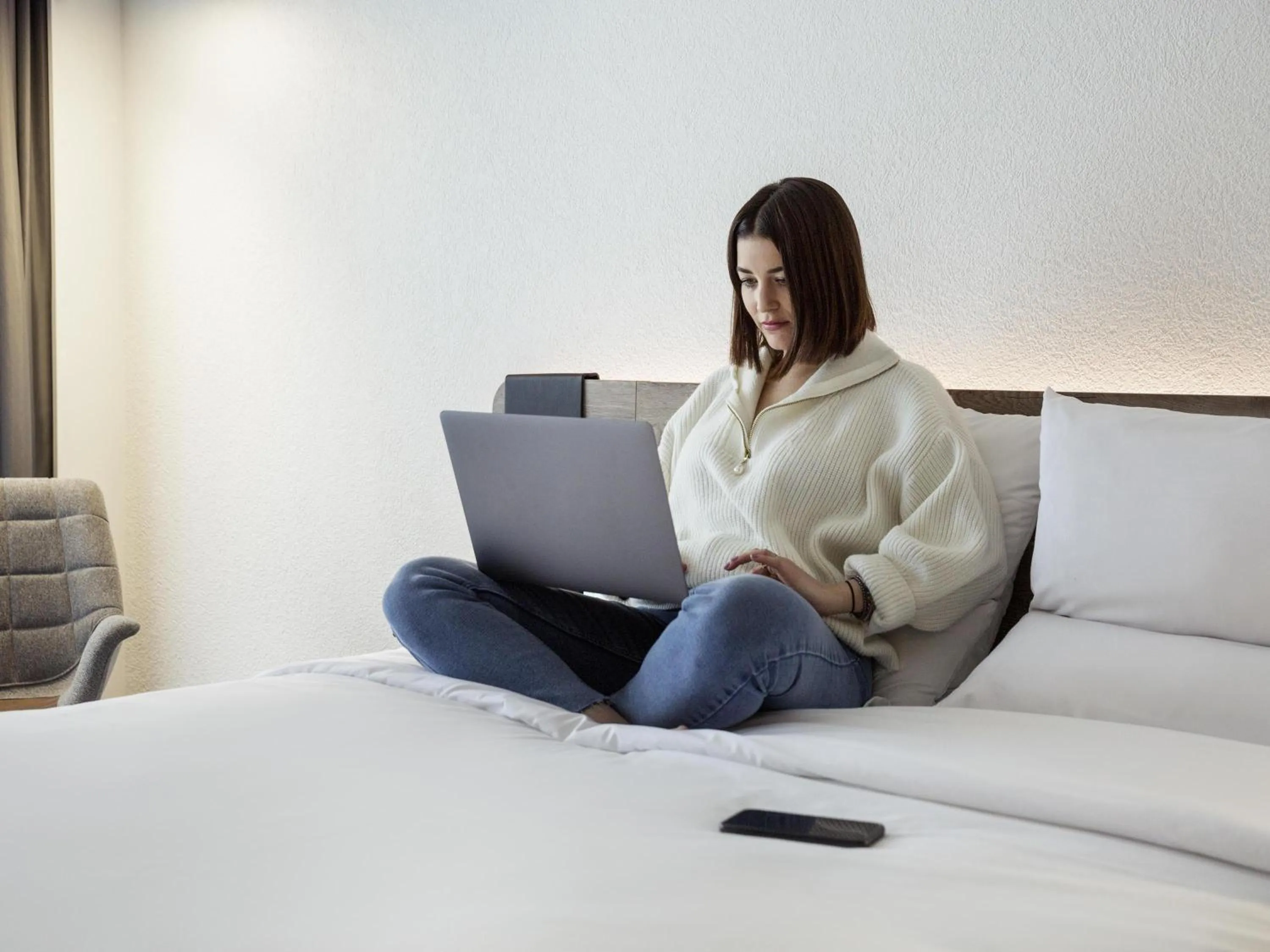 Bedroom, Bed in Novotel Lausanne Bussigny