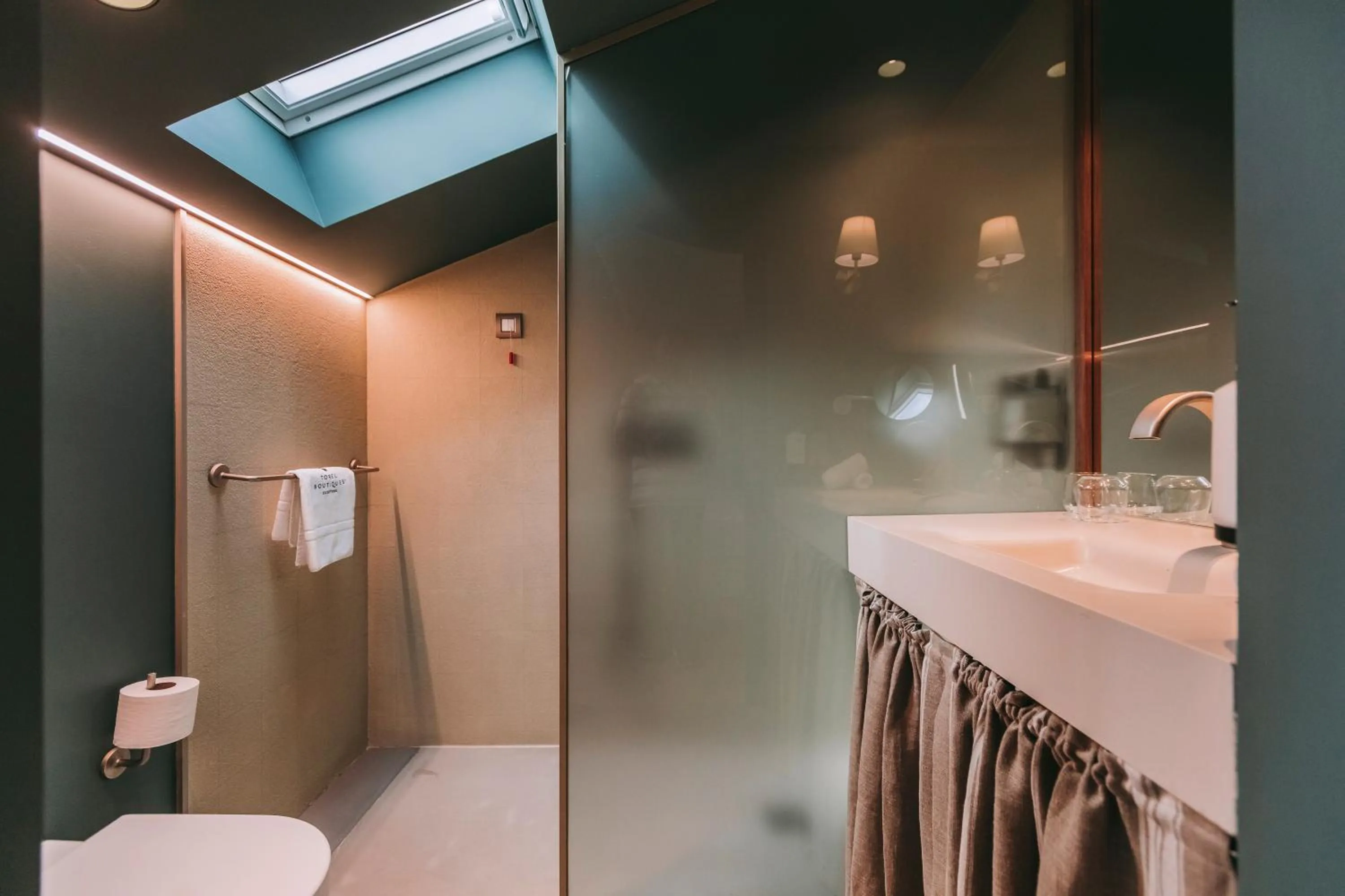 Shower in Torel Terra Brava