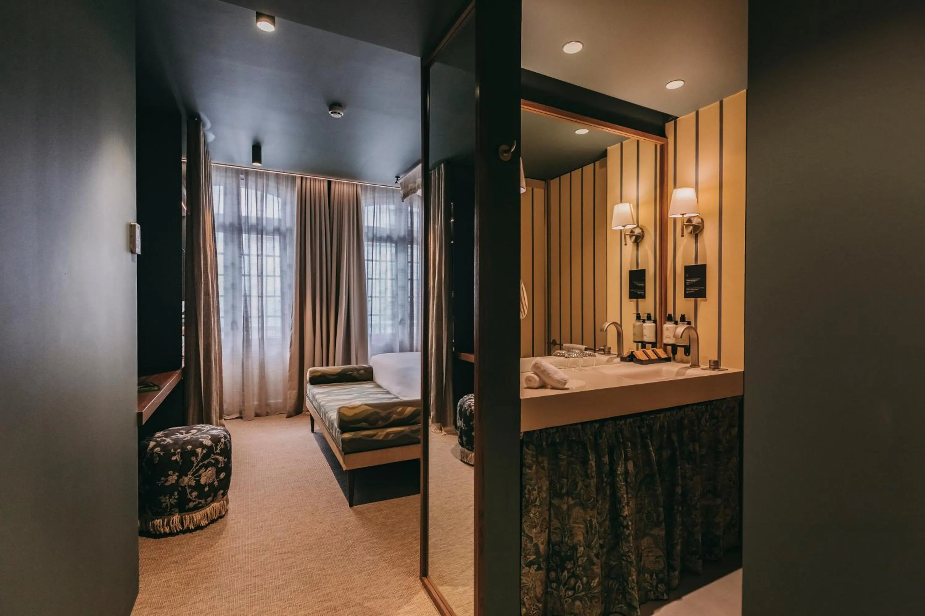 Bathroom, Bed in Torel Terra Brava