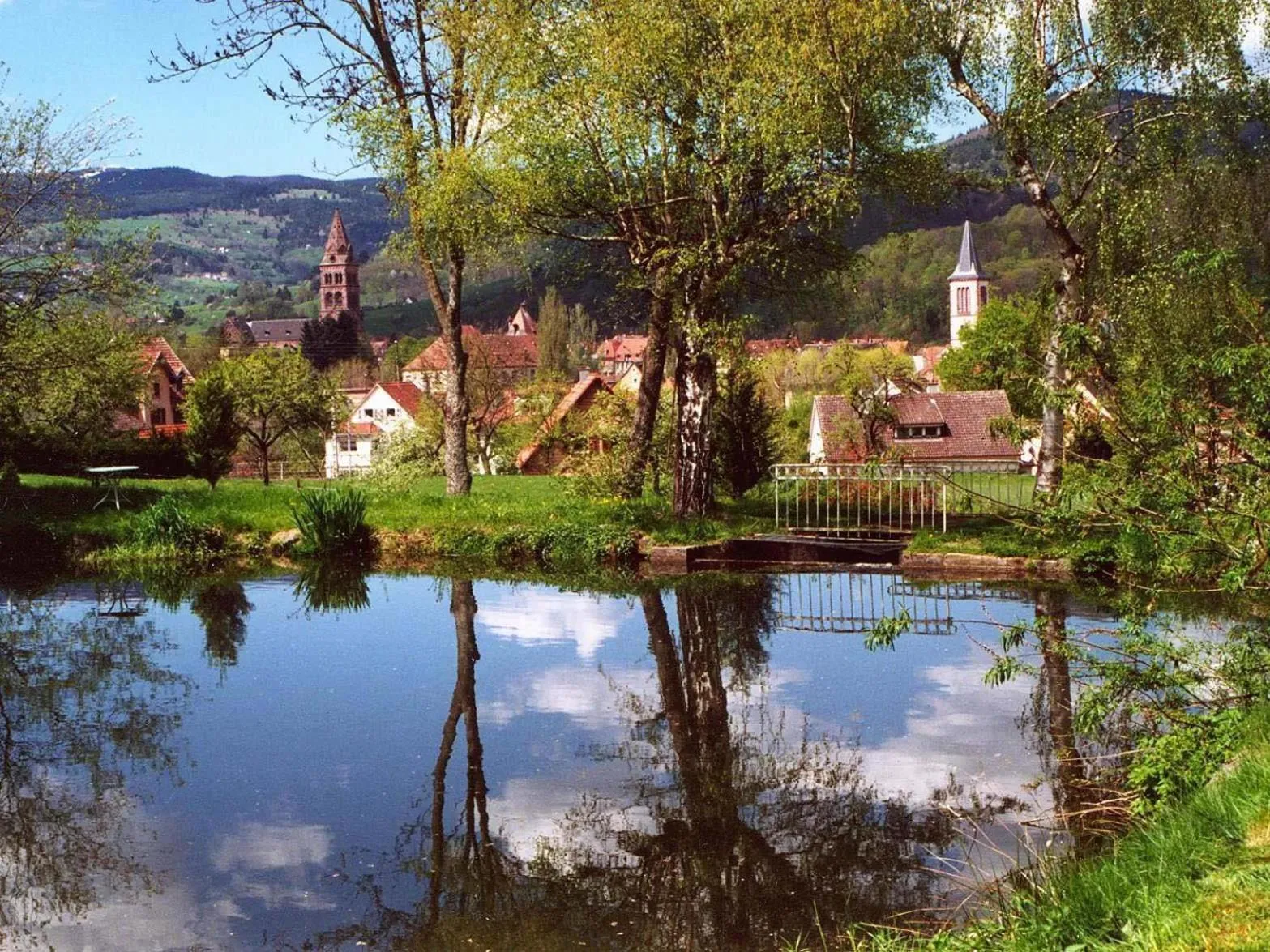 Property building in Appartements Maison Bellevue