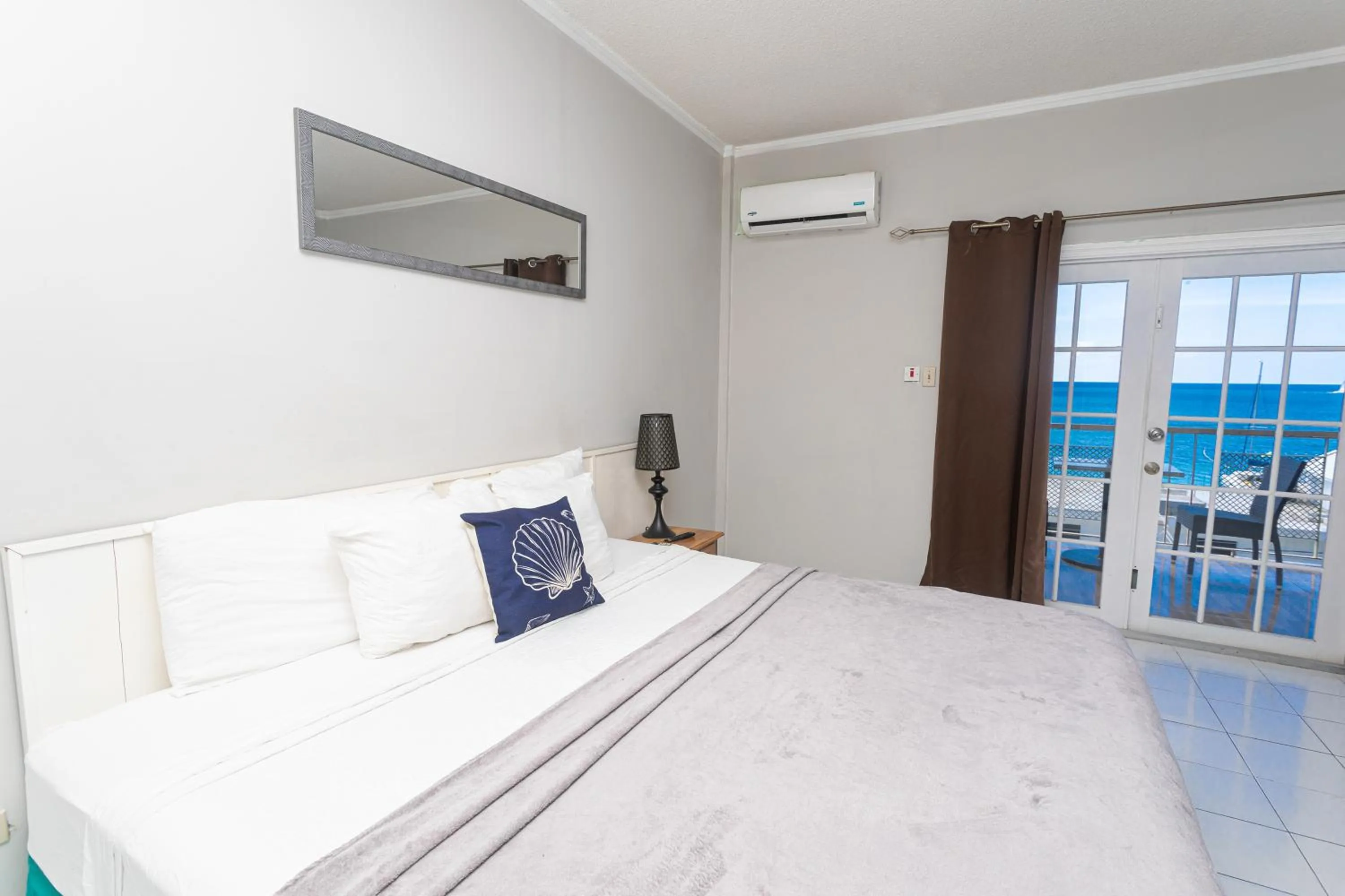 Bed in Caribic House