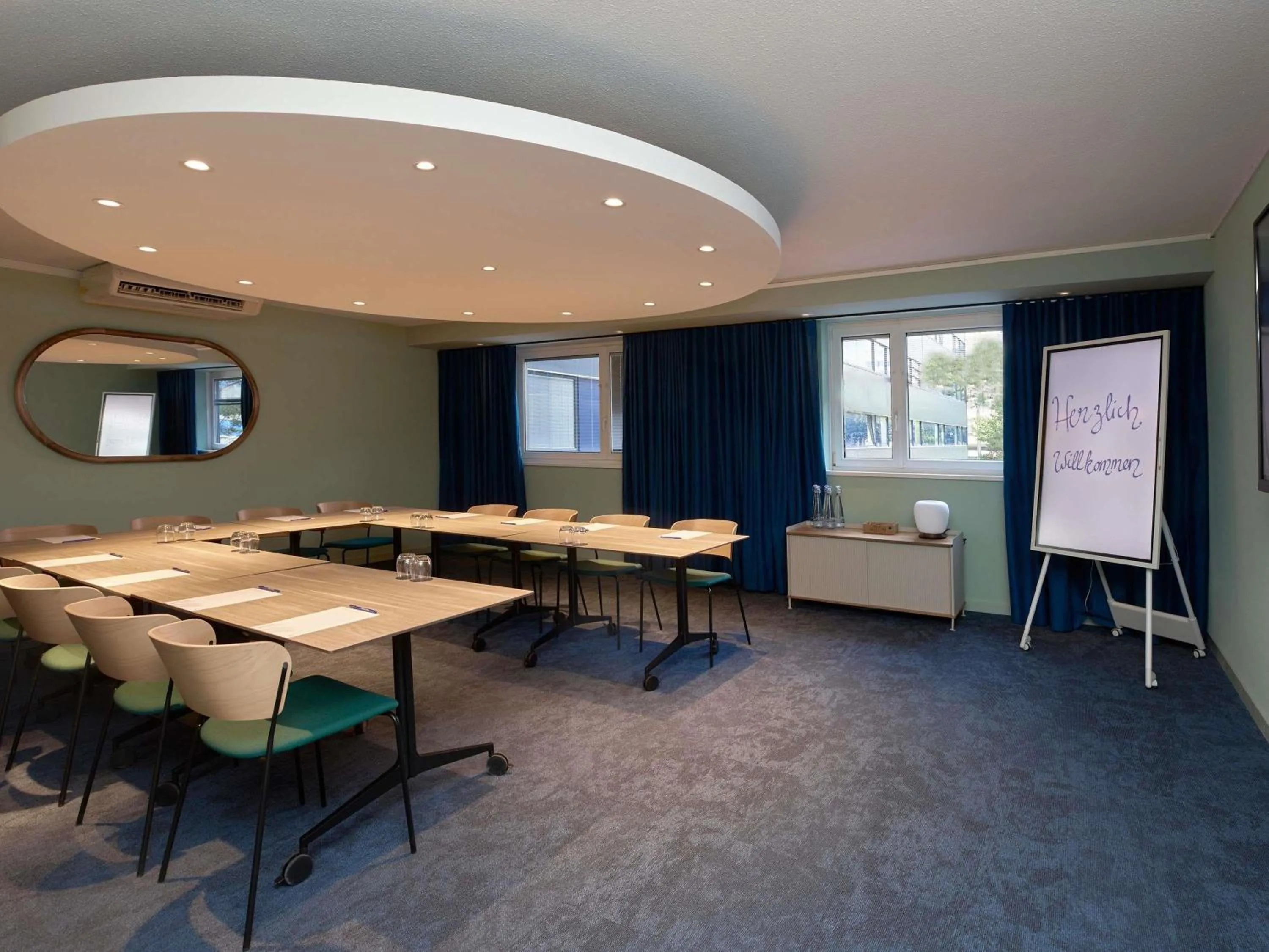 Meeting/conference room in Novotel Zurich City West