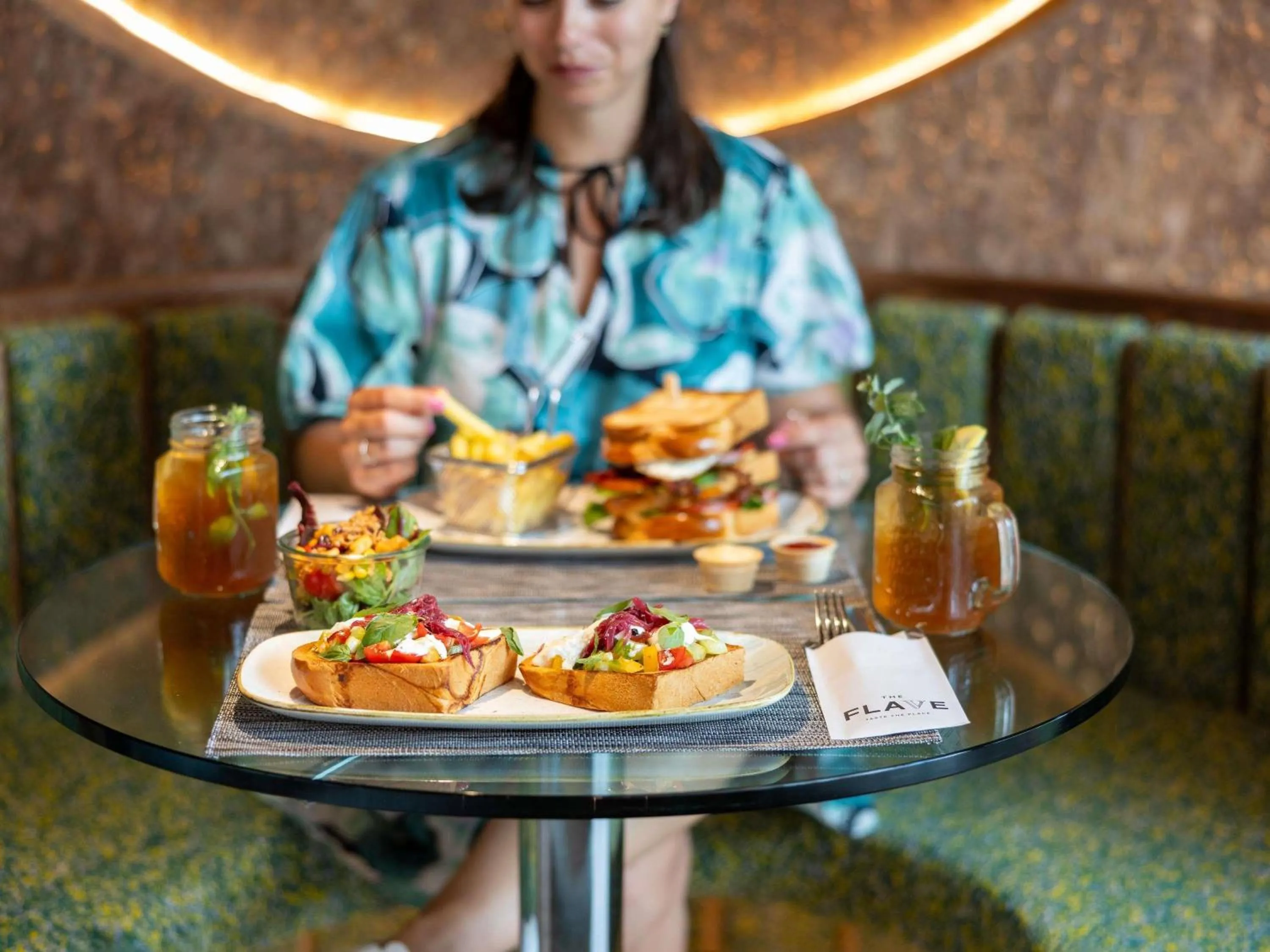 Lounge or bar in Novotel Zurich City West