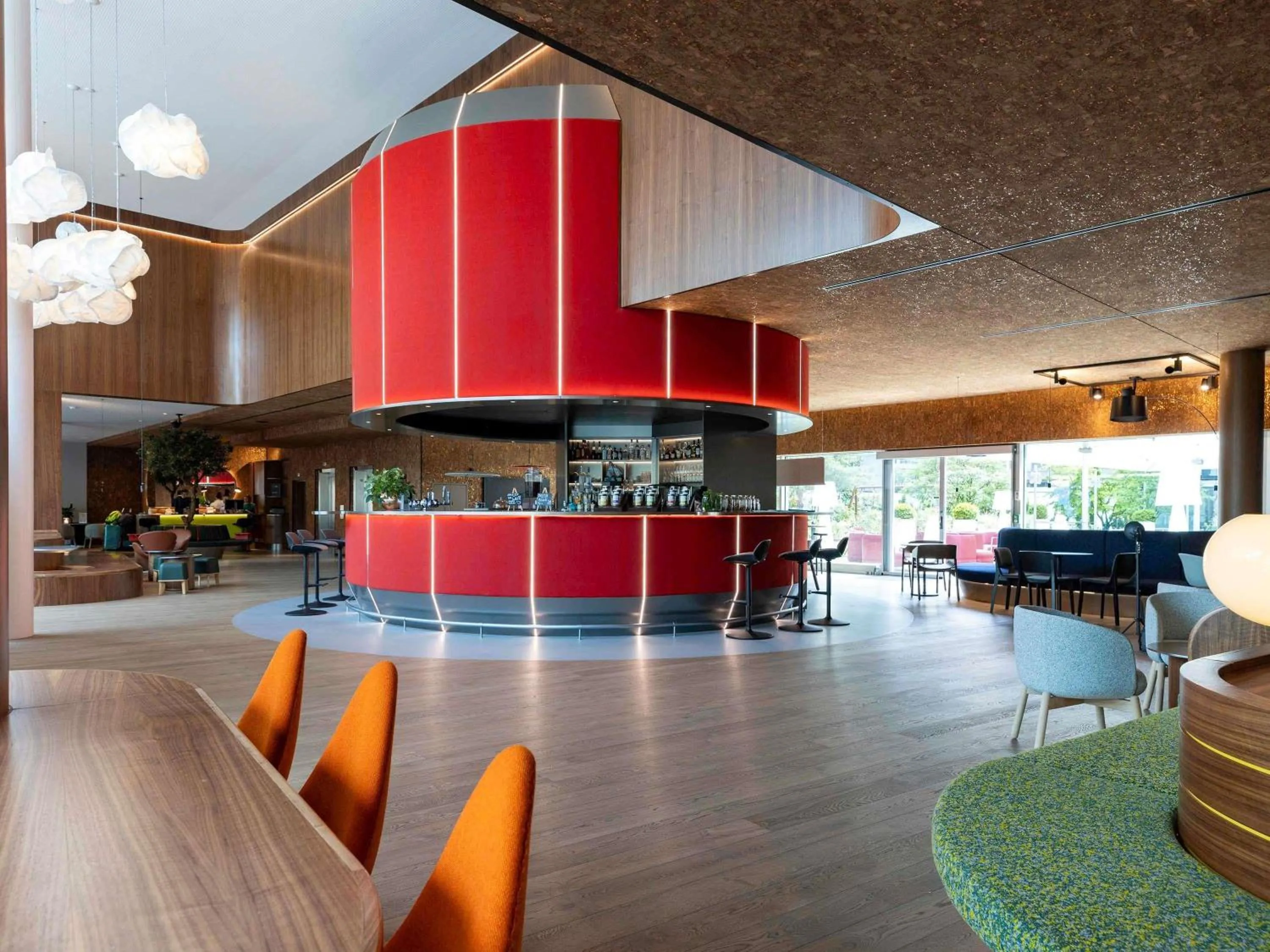 Lounge or bar in Novotel Zurich City West