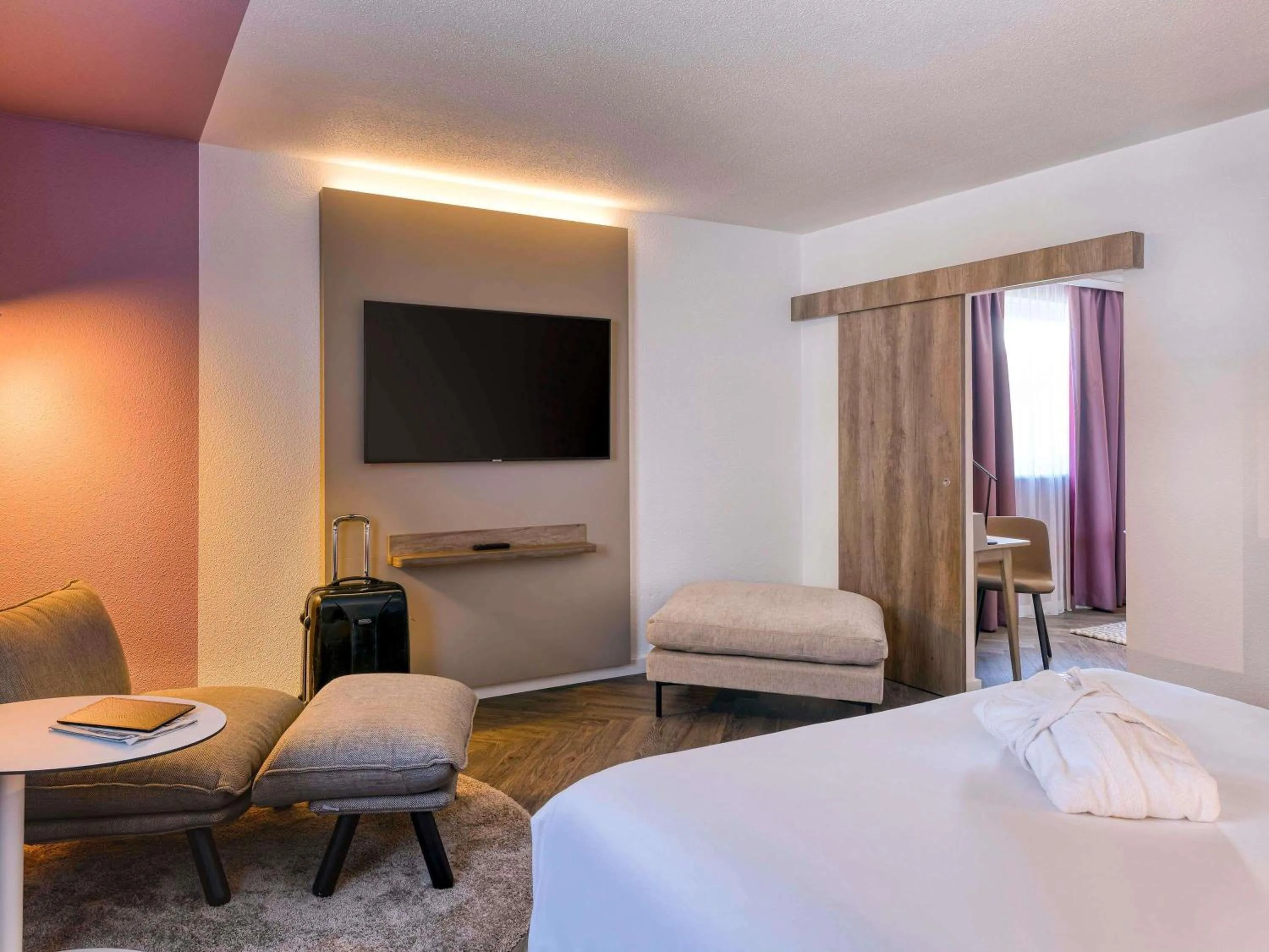 Bedroom, Bed in Novotel Zurich City West