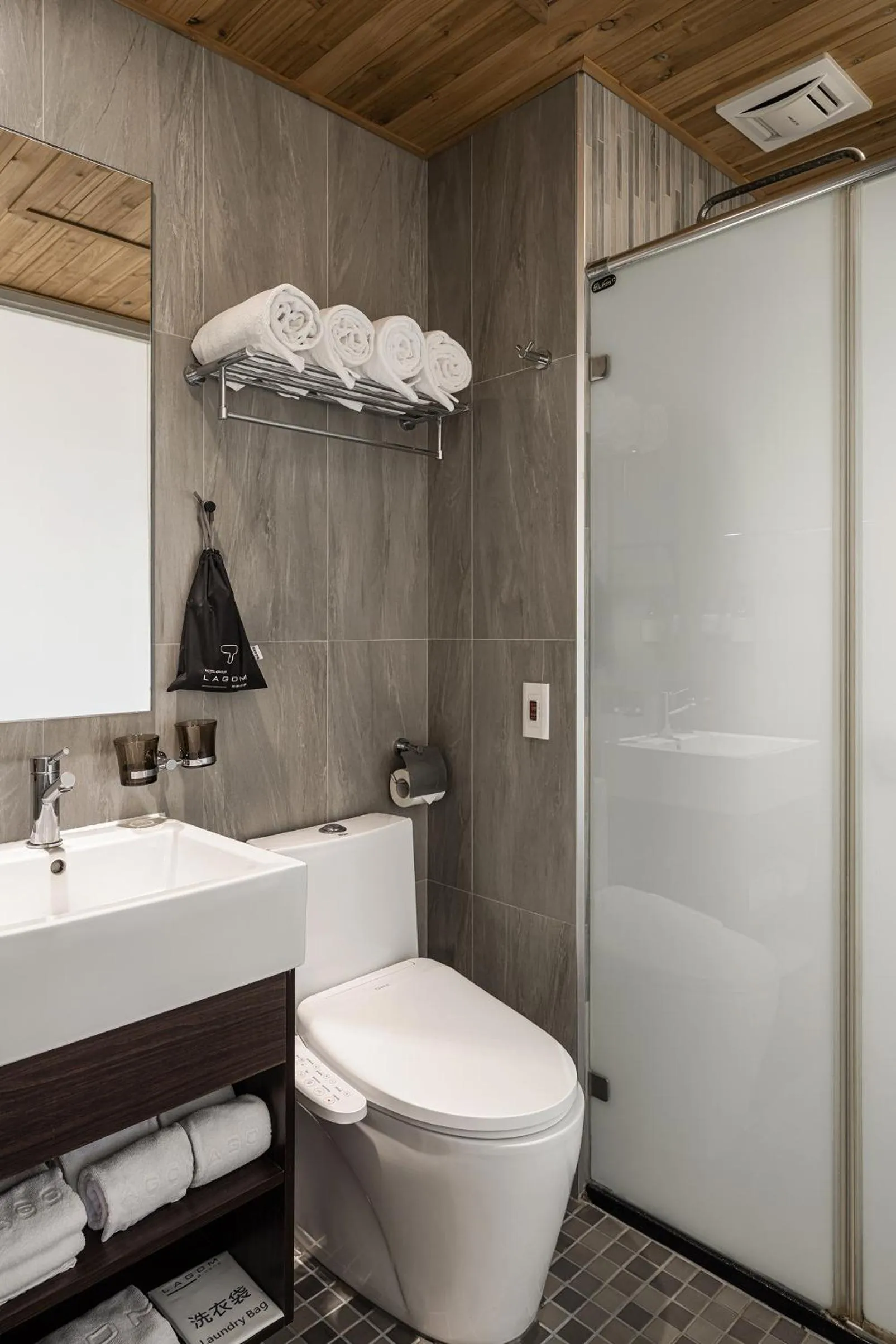 Bathroom in Hotel YAM LAGOM