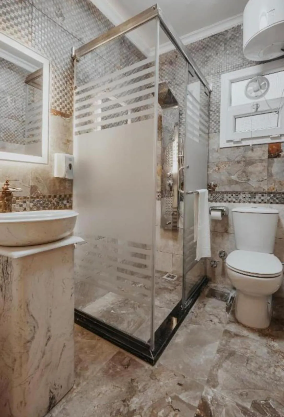 Shower in Pyramids Planet Hotel