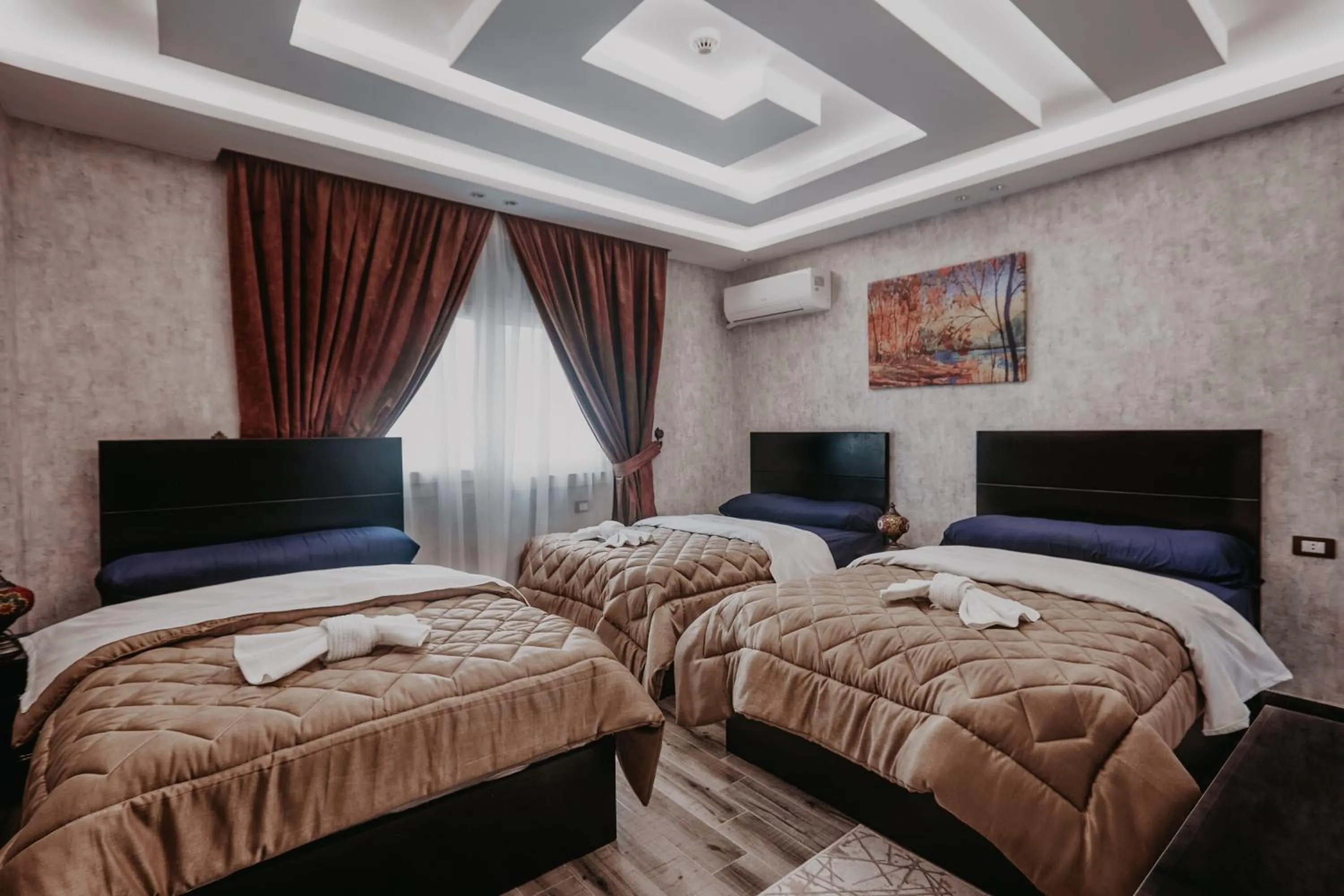 Bedroom, Bed in Pyramids Planet Hotel