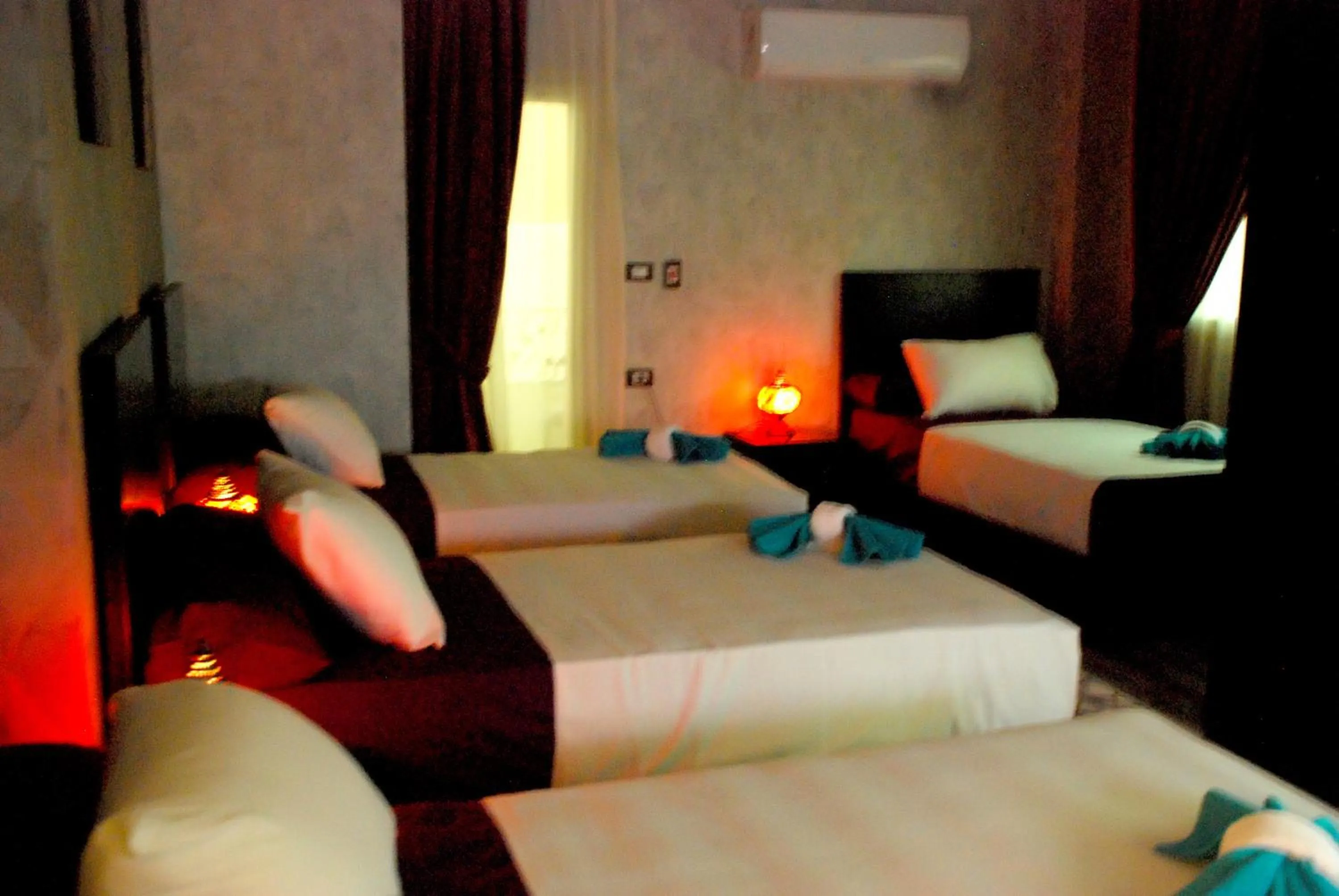 Bedroom, Bed in Pyramids Planet Hotel