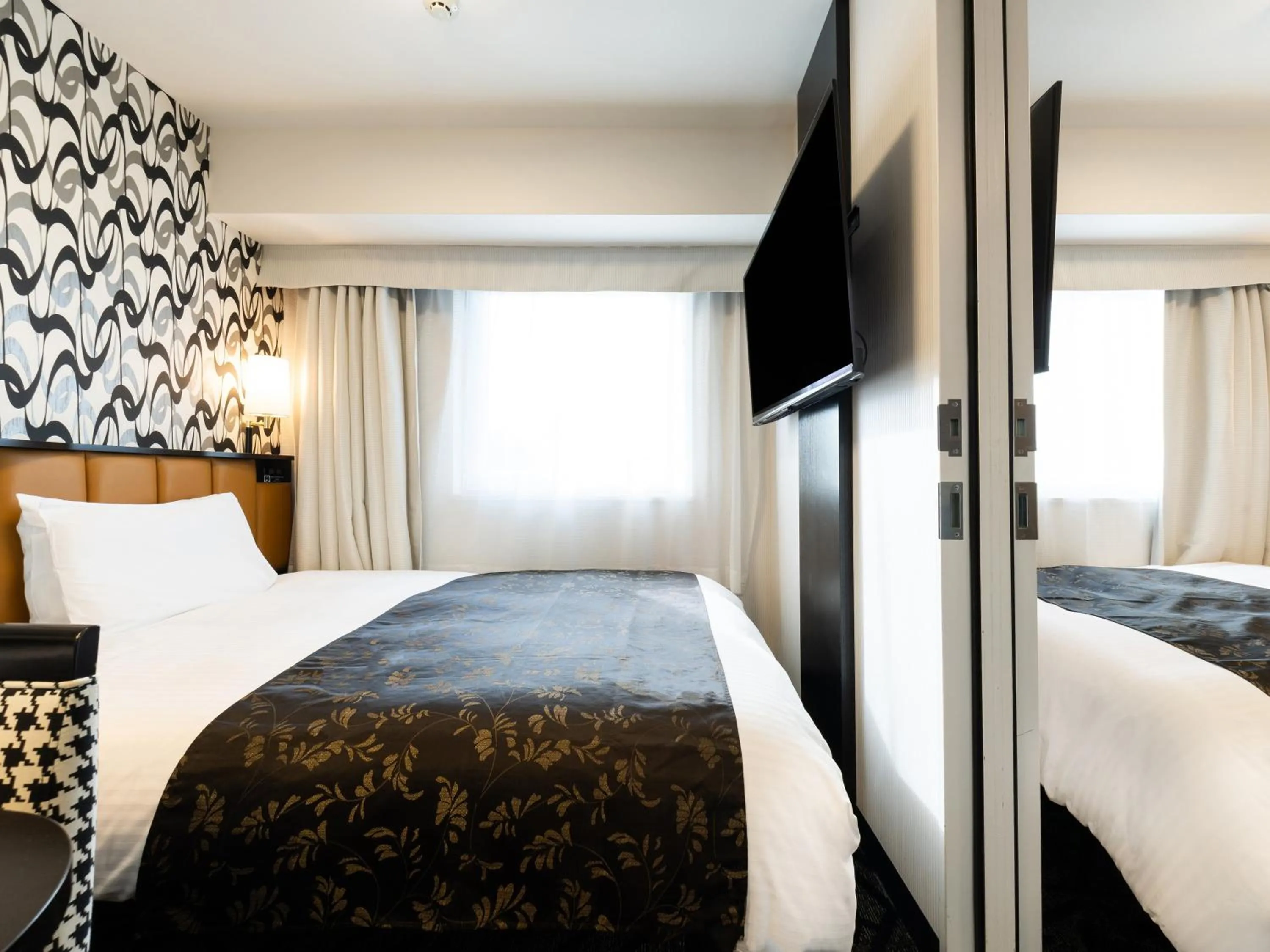 Photo of the whole room, Bed in APA Hotel Osaka Temmabashi Ekimae