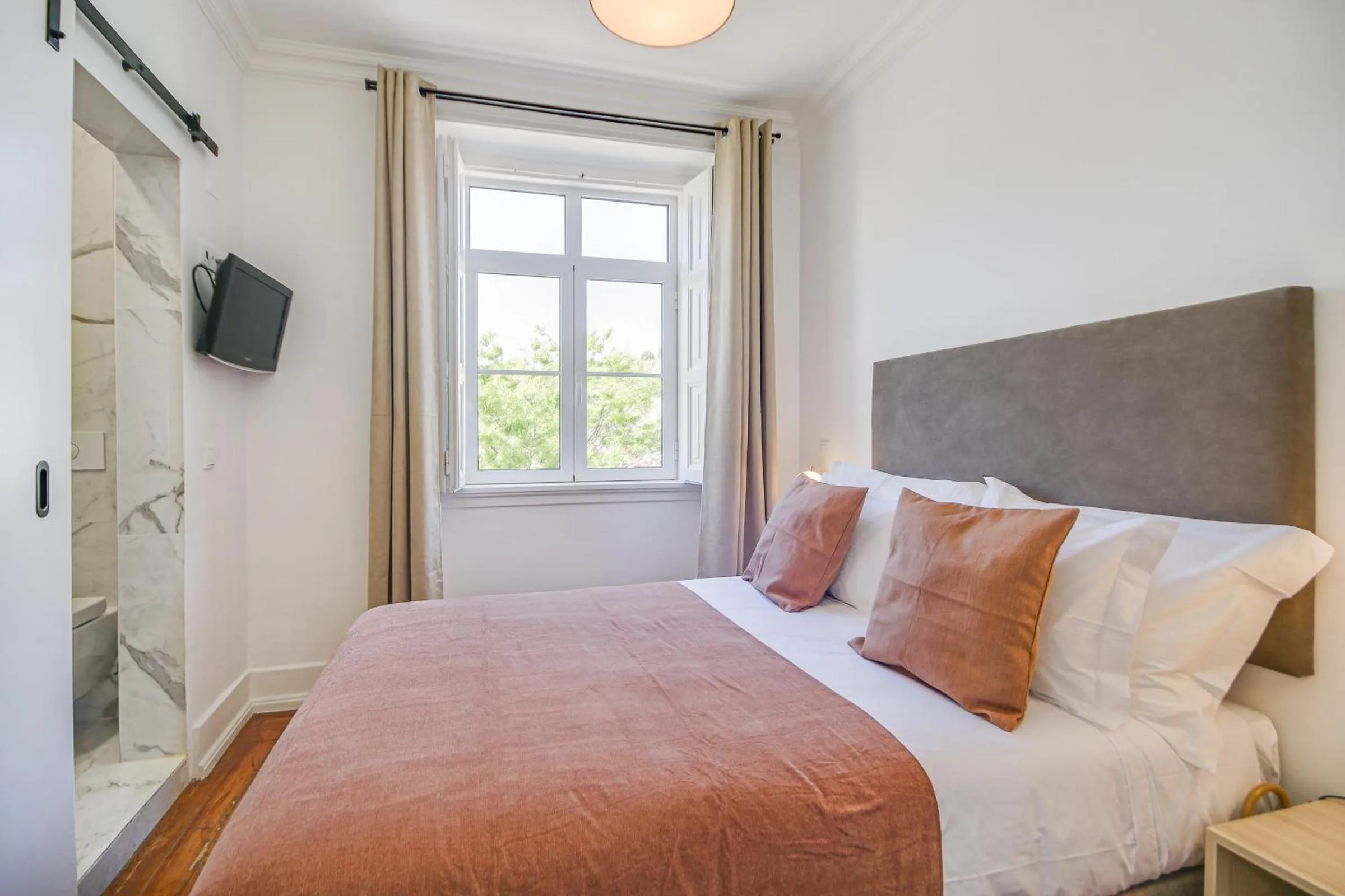 Bedroom, Bed in Alvalade Palace