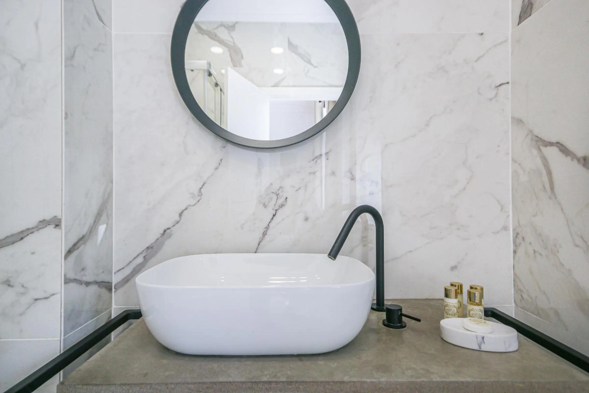 Toilet in Alvalade Palace