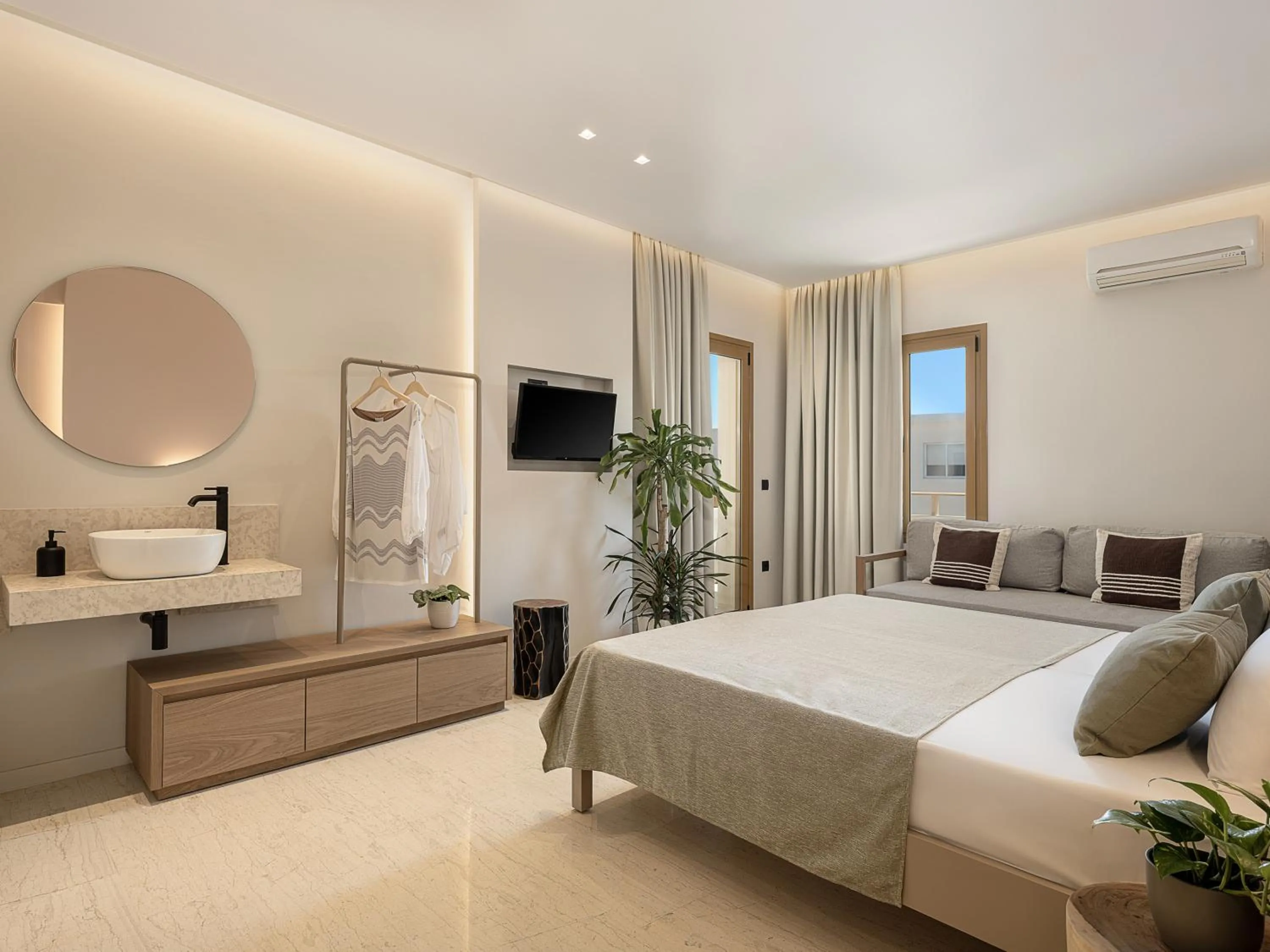 Bed in Esperides Beach Hotel Apartments