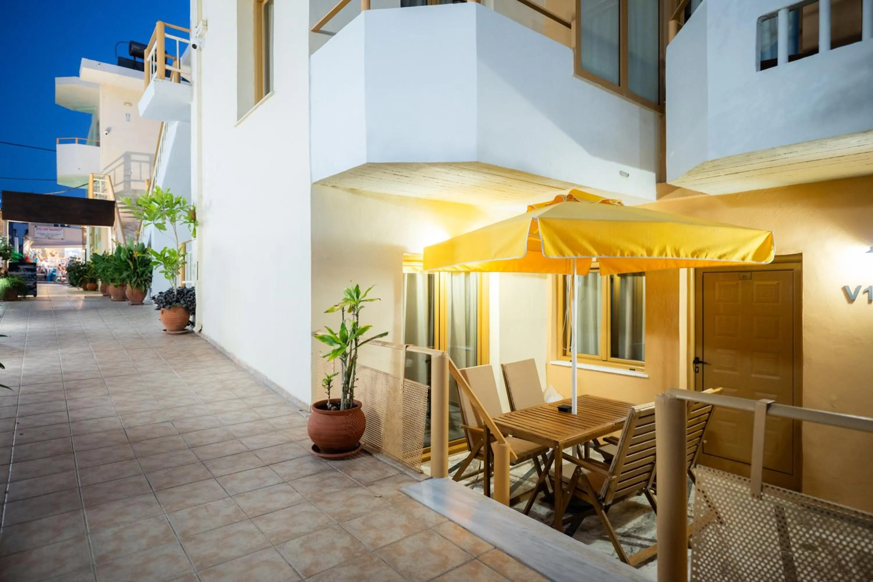 Esperides Beach Hotel Apartments