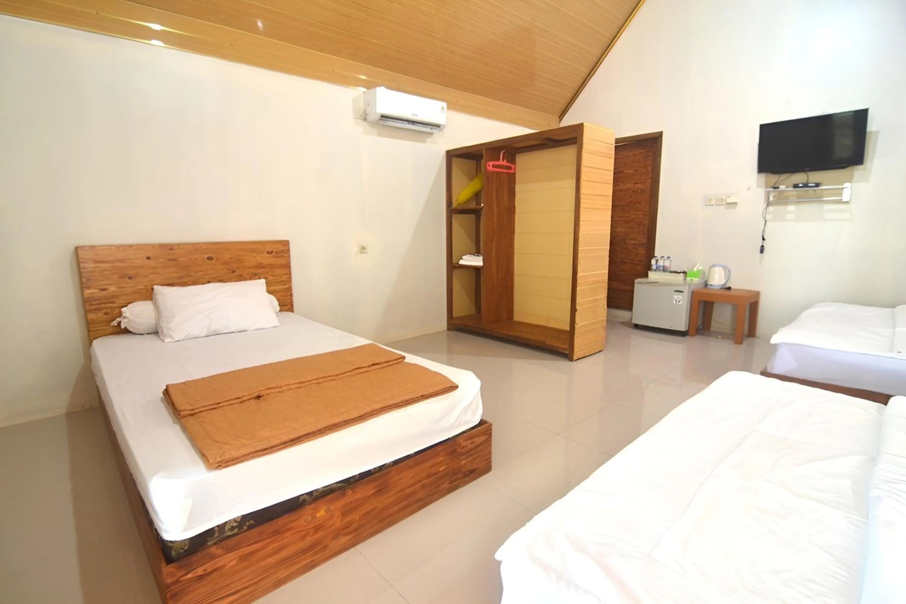 Bedroom, Bed in Villa Kopiori