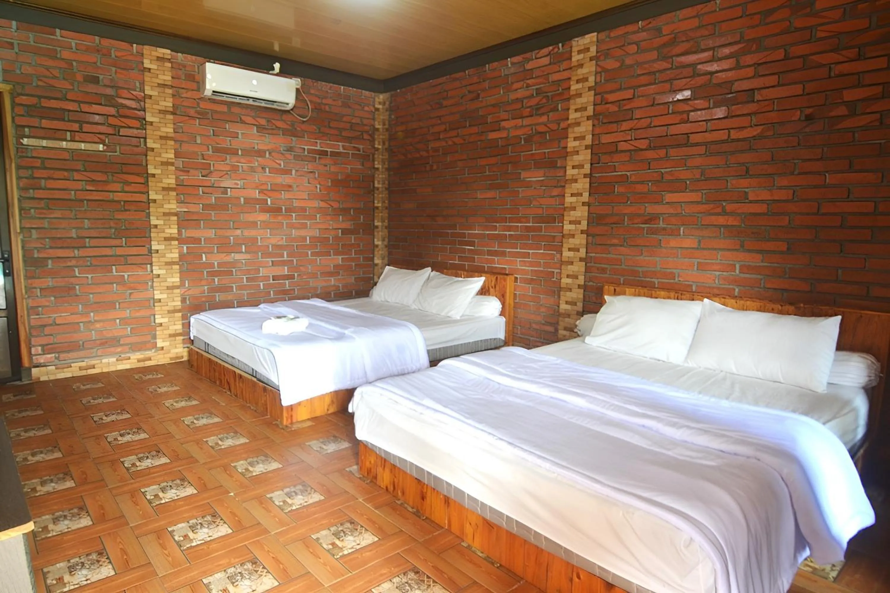 Bedroom, Bed in Villa Kopiori